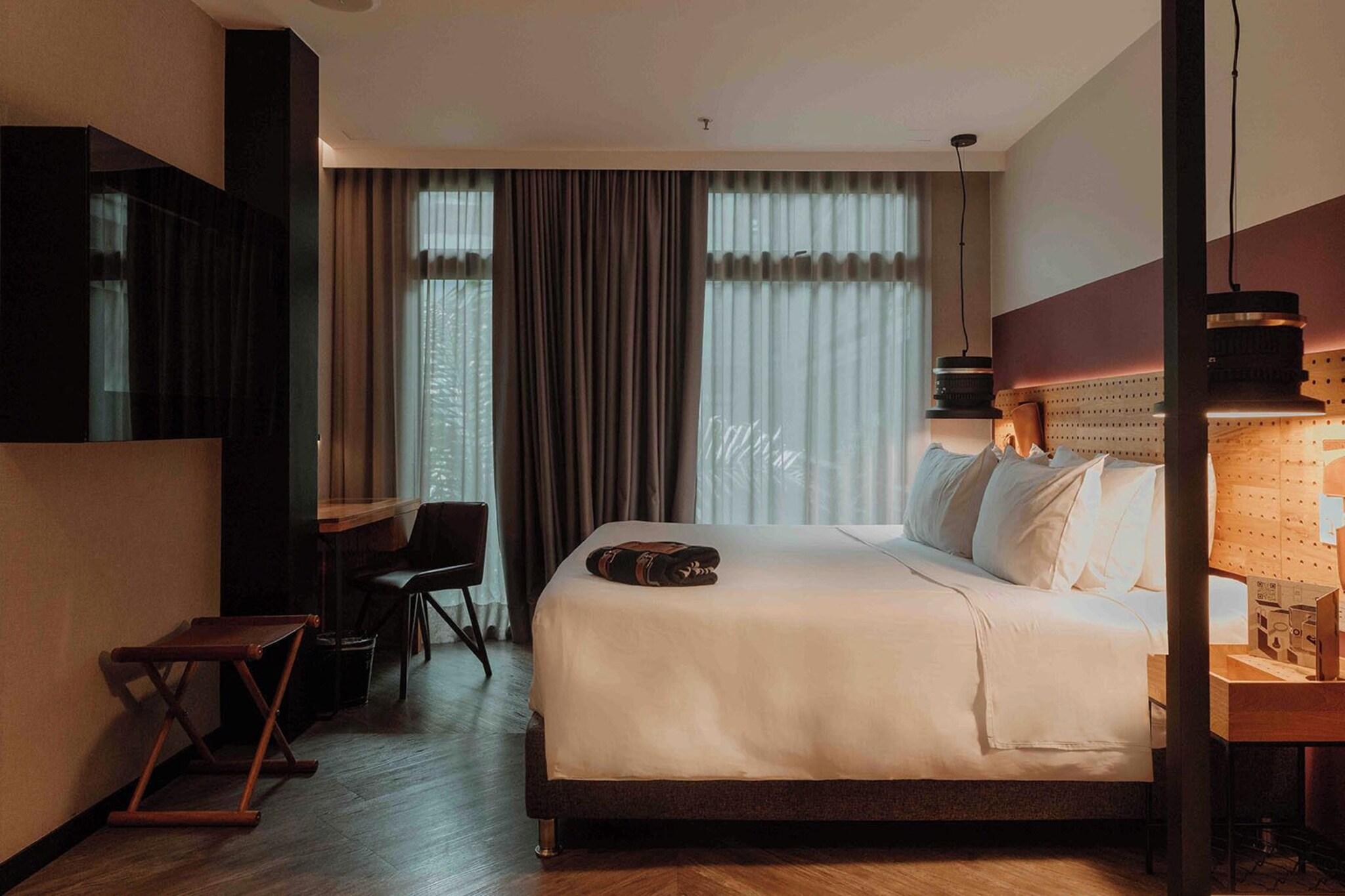 Double Queen Size Bed