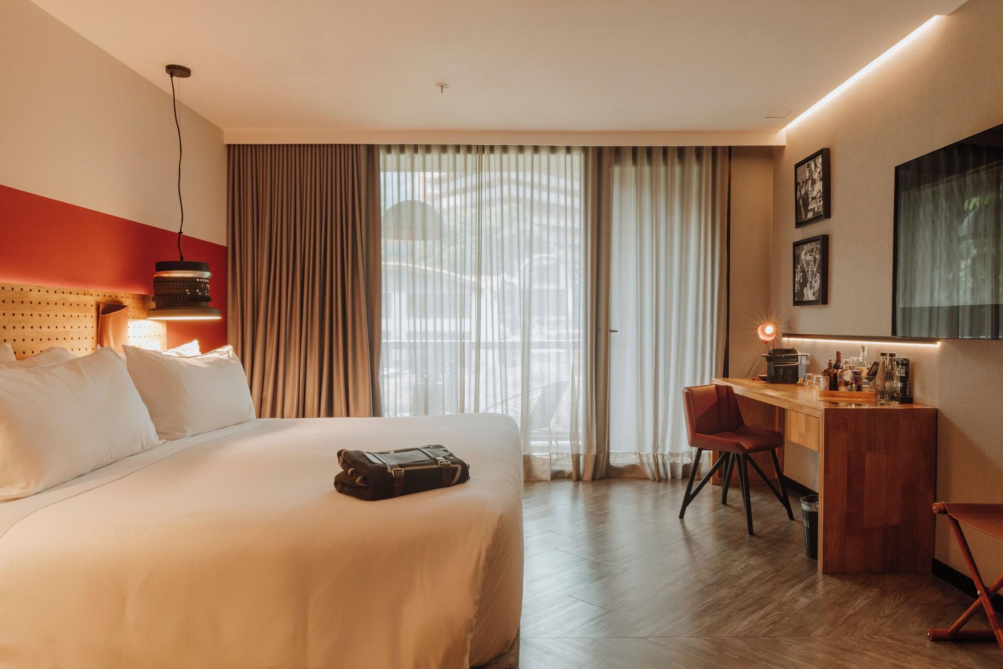 Junior Suite King Size Bed