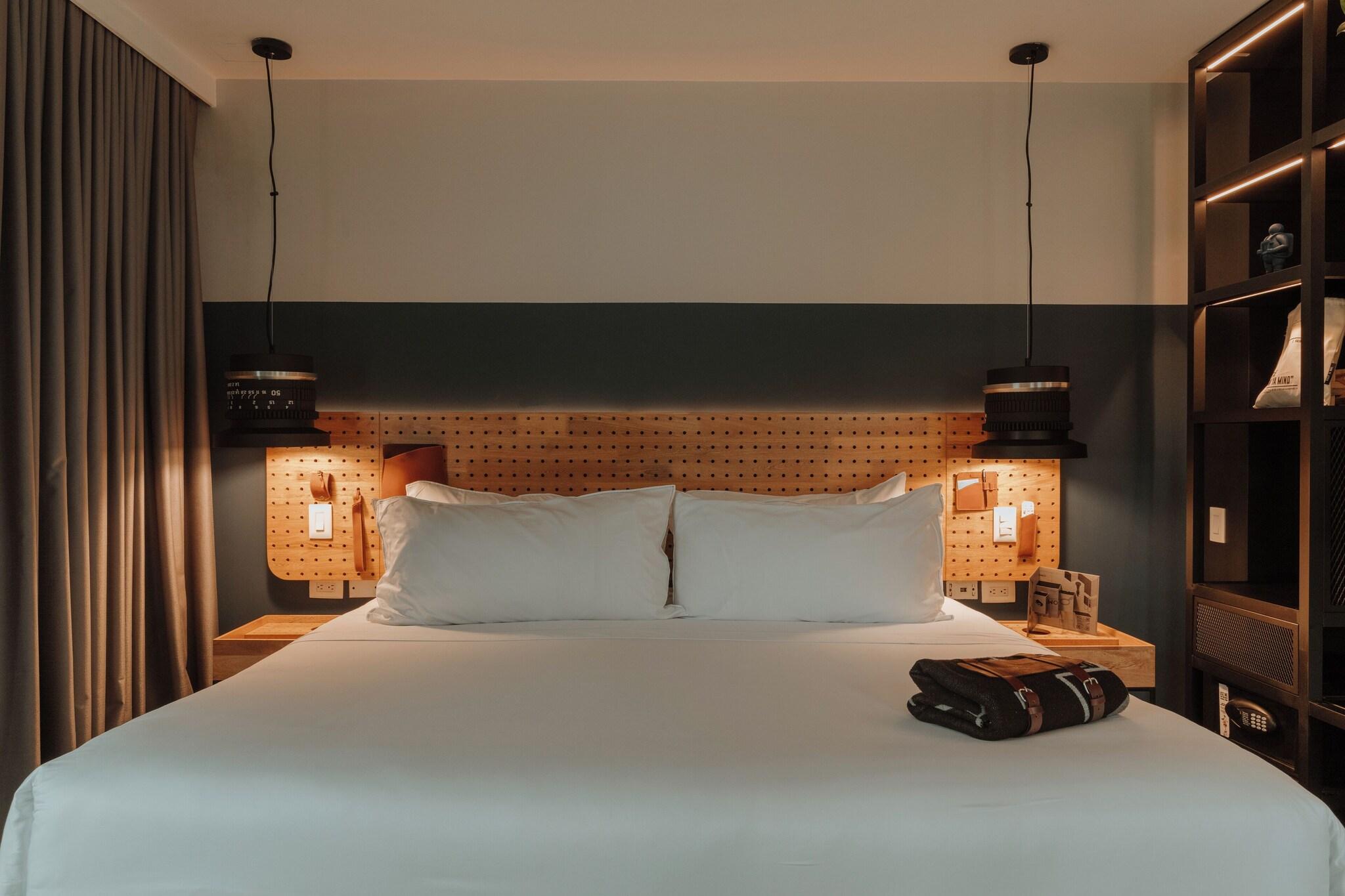 Suite Deluxe King Bed