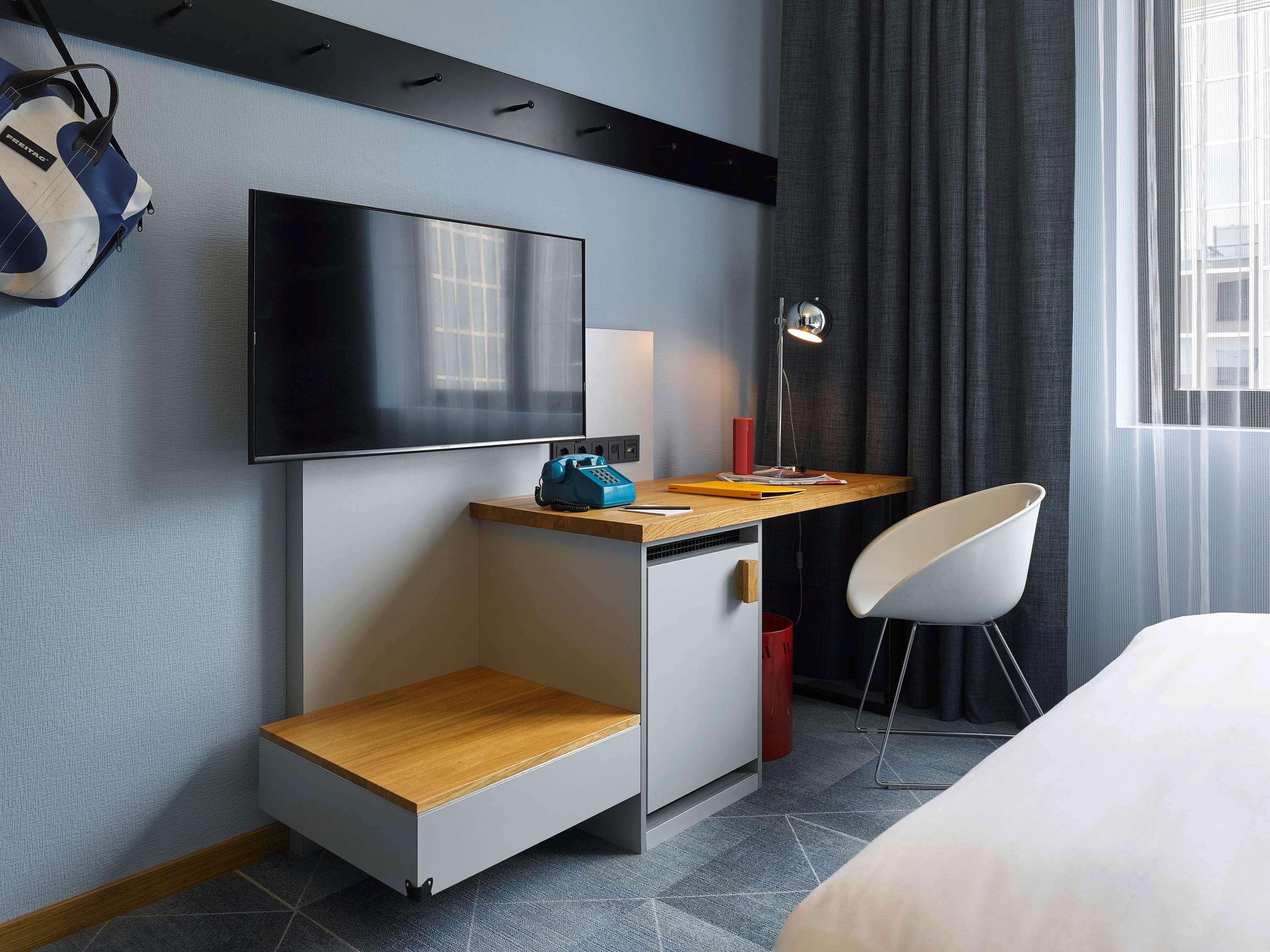 Double Queen Size Bed