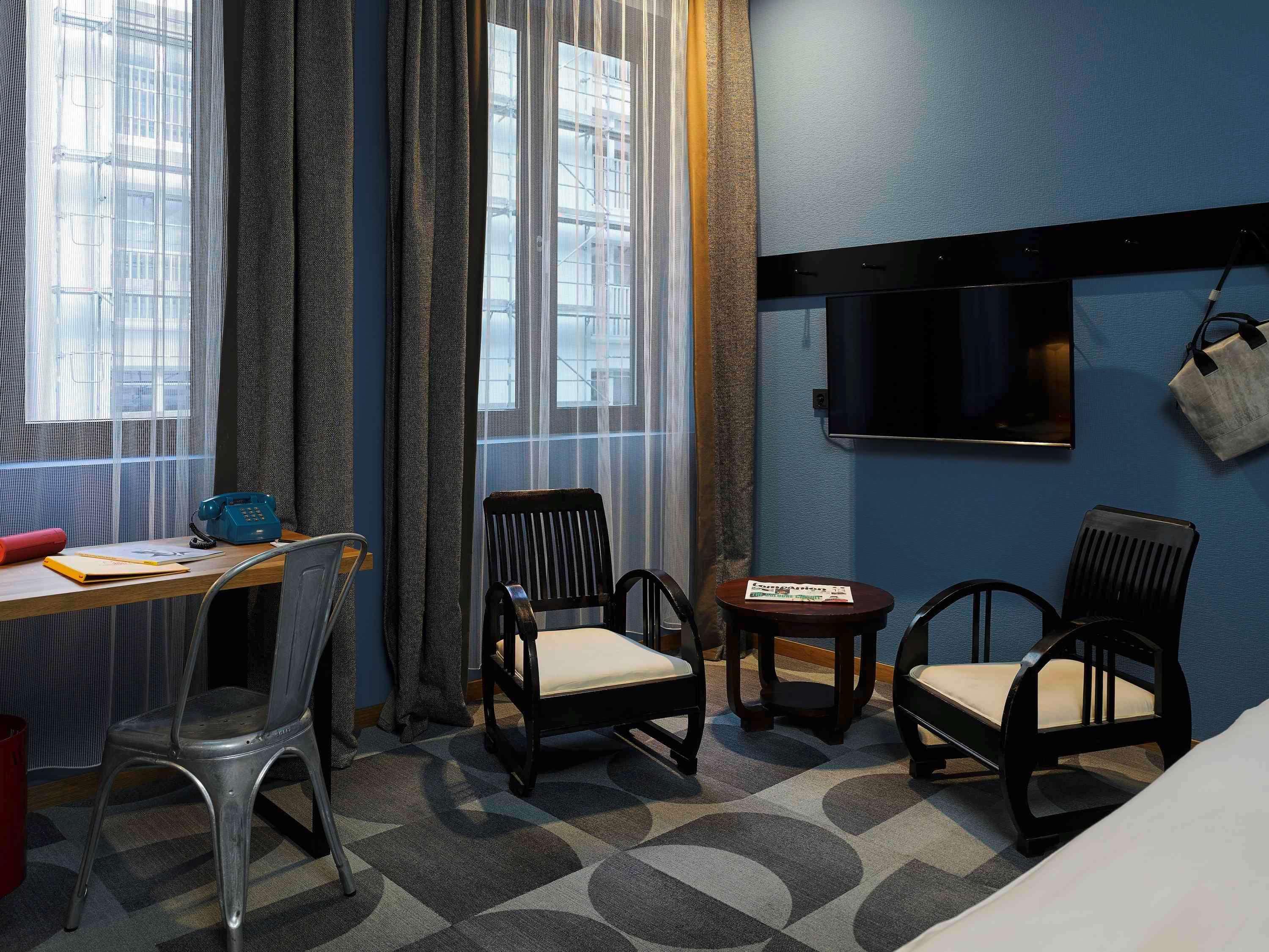 Double Queen Size Bed