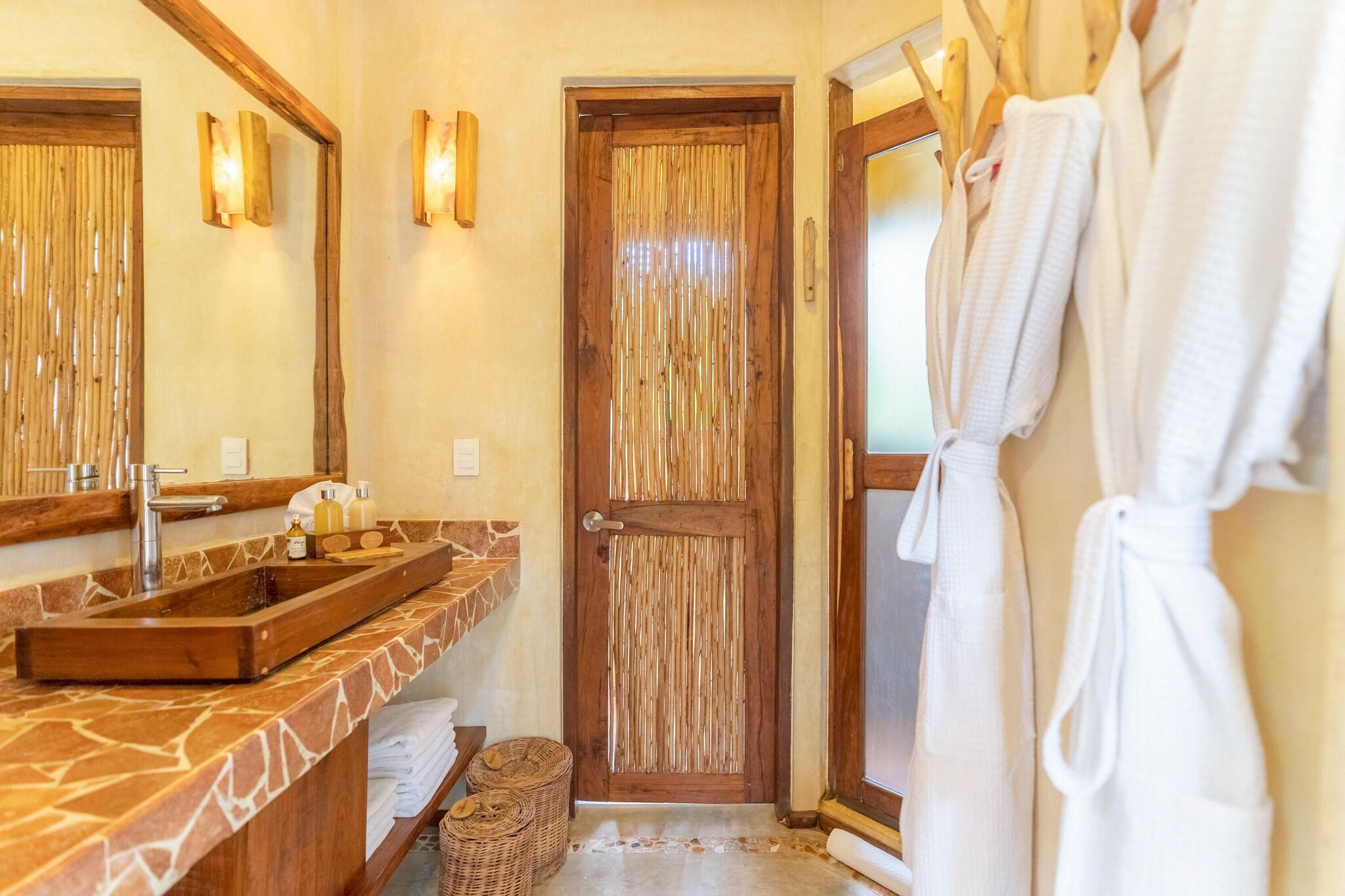 Villa Queen Size Bed