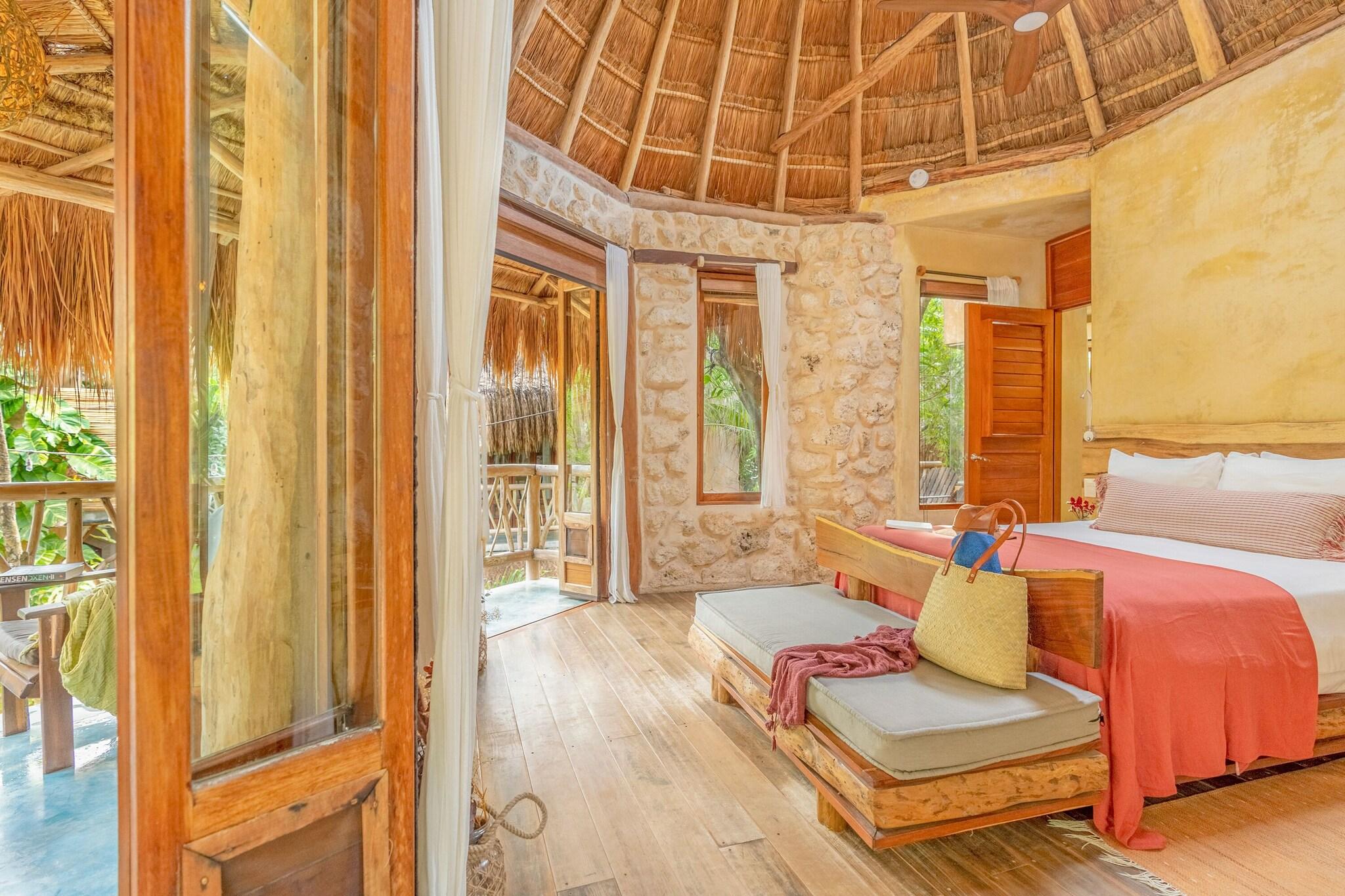 Villa Queen Size Bed