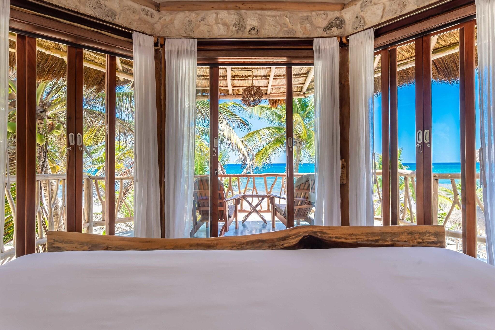 Suite Ocean Front King Bed