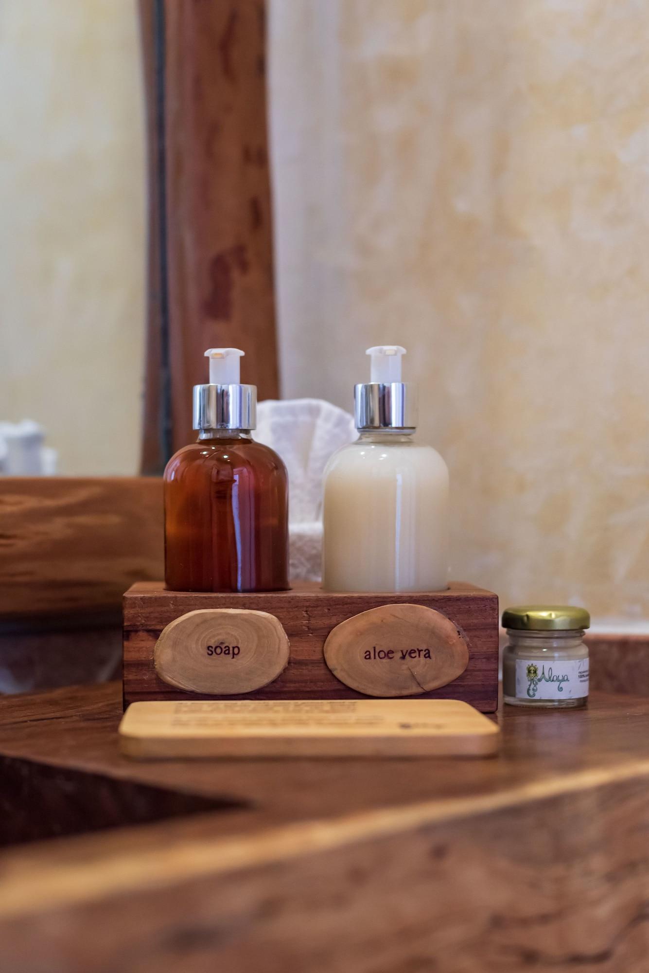 Apartment with Kitchenette