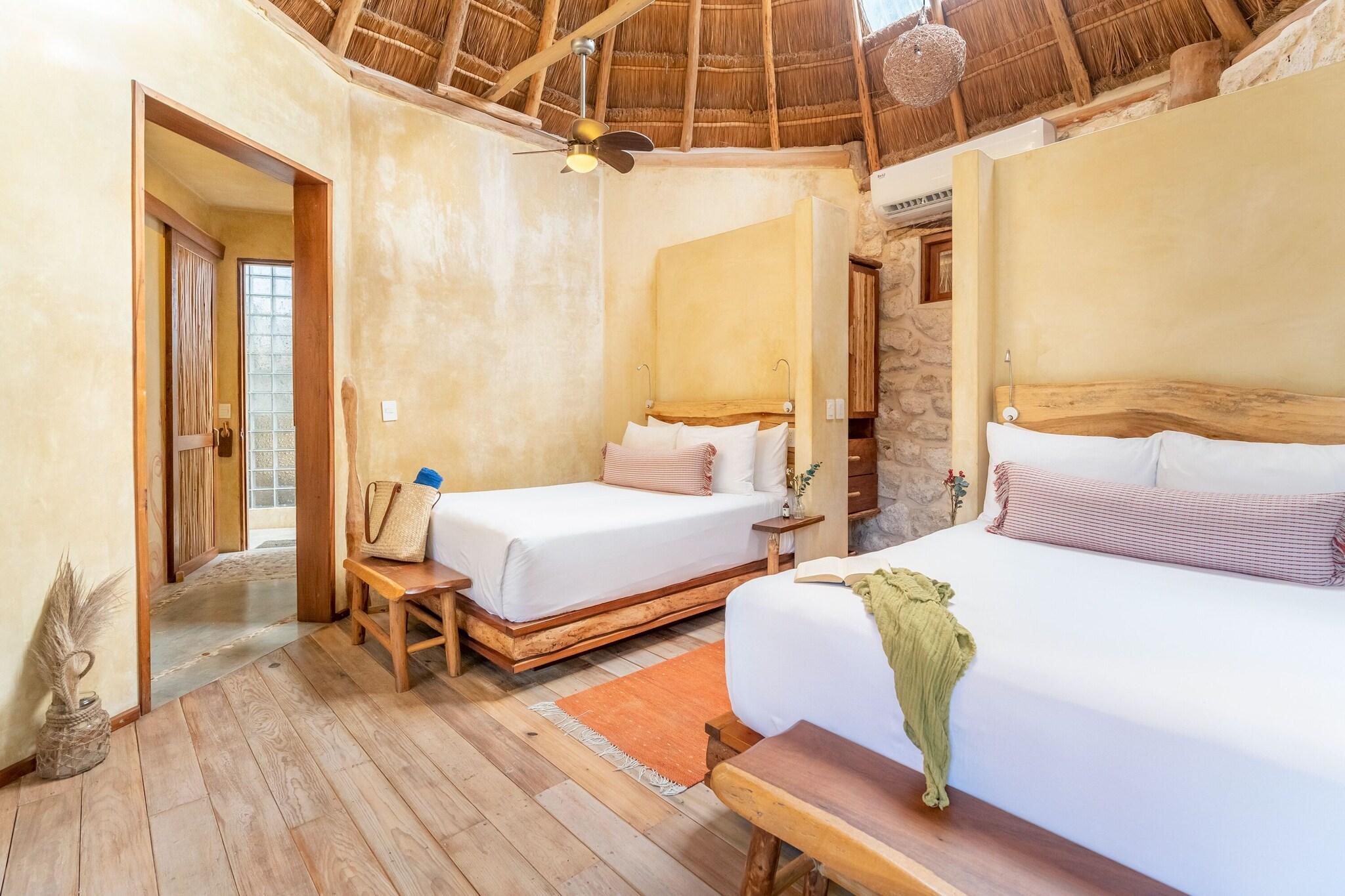 Suite Deluxe Partial Ocean View