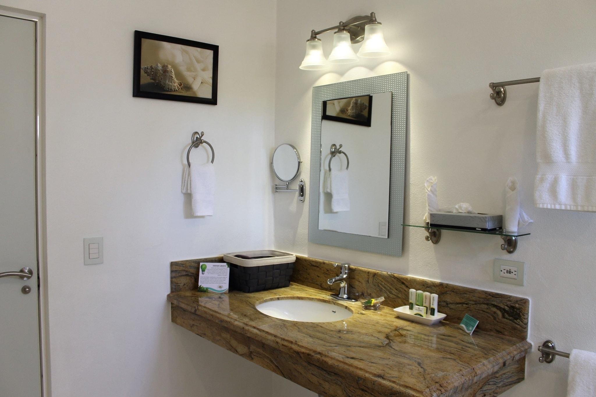 Quadruple Deluxe Pool View