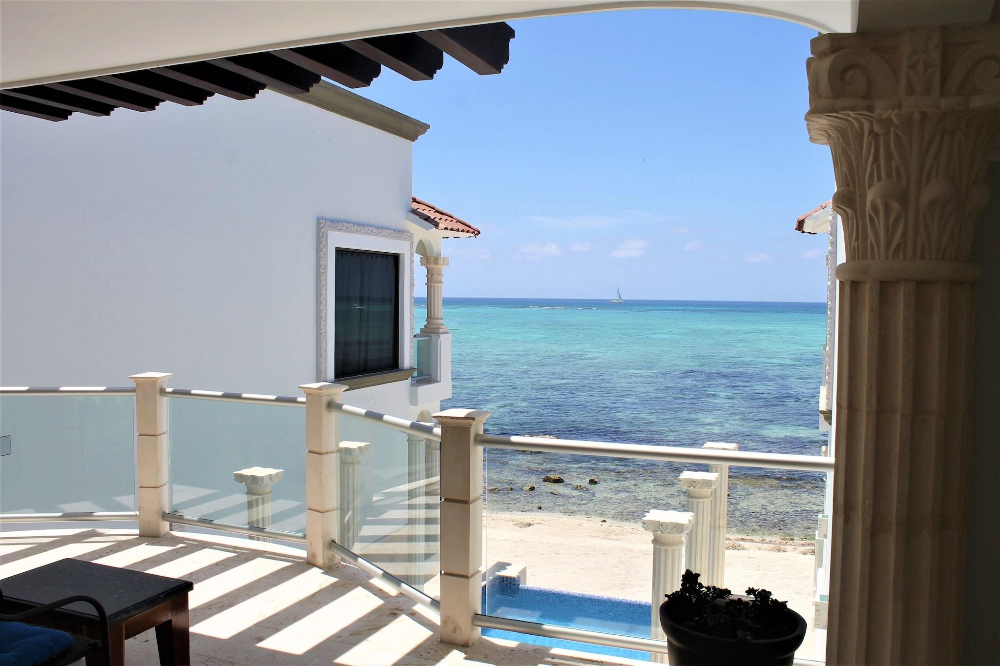 Quadruple Deluxe Pool View