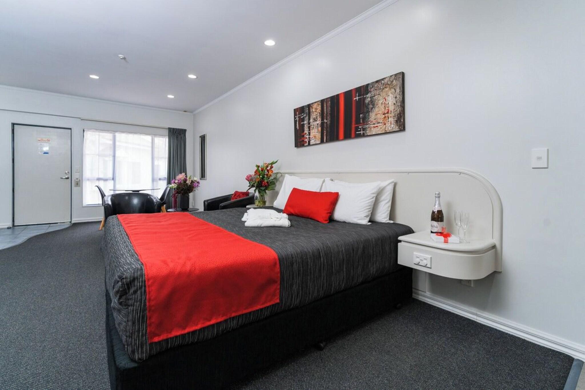 Studio King Size Bed