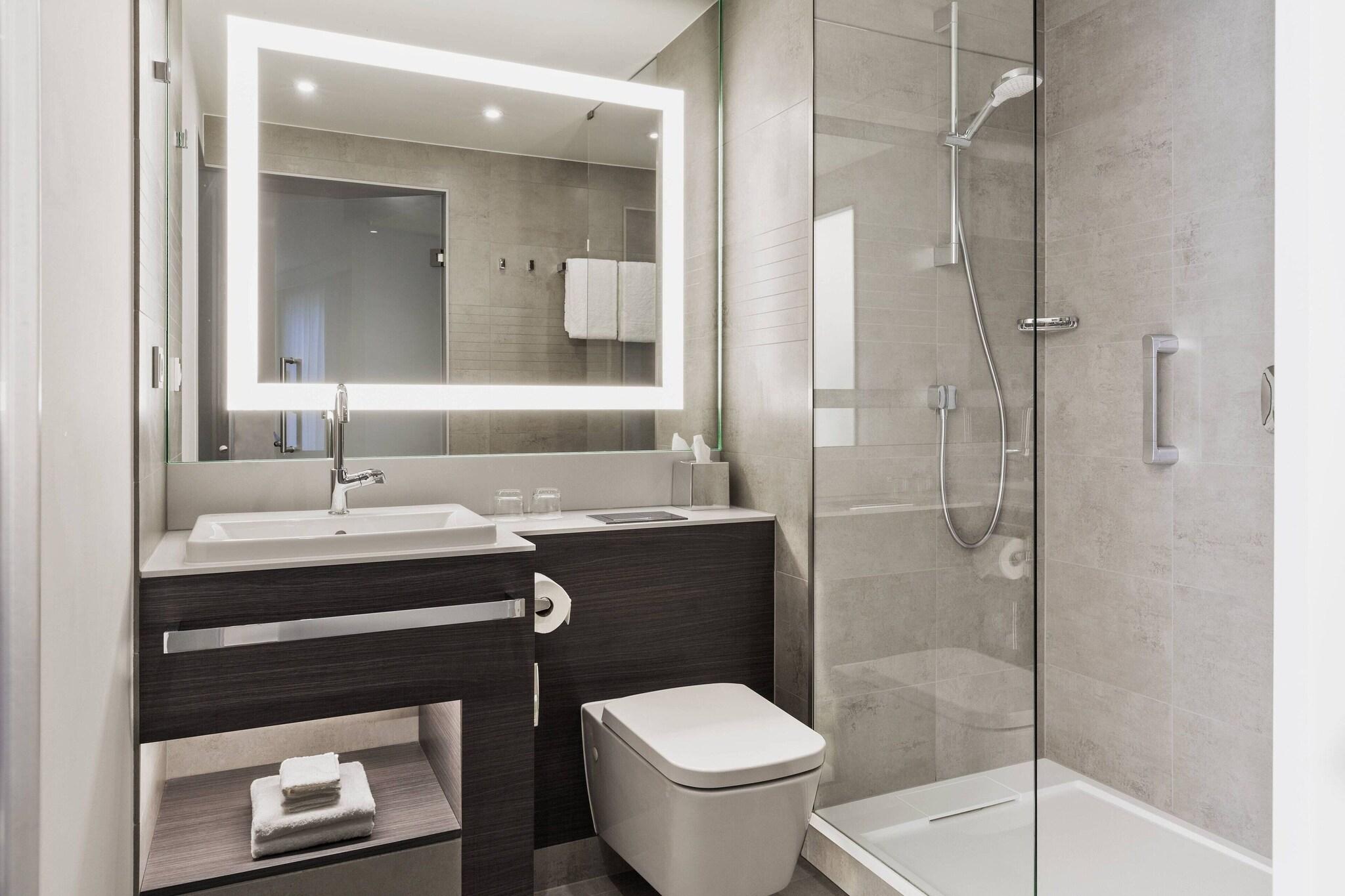 Double Queen Size Bed