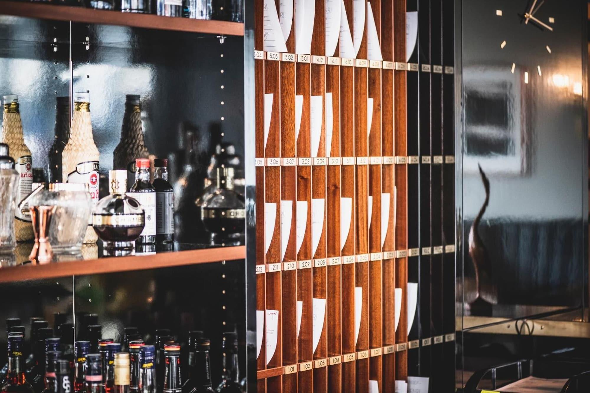Bar