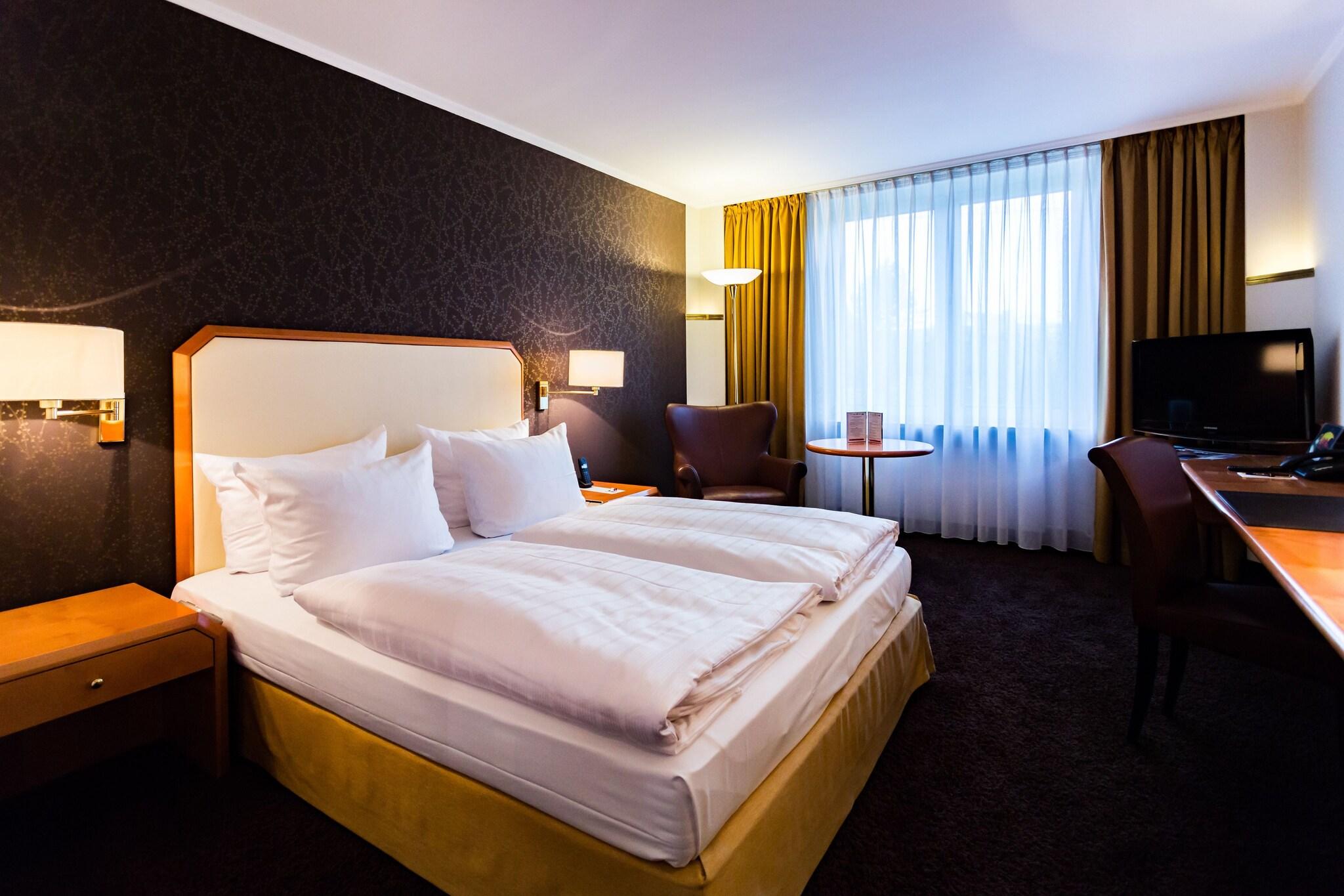 Single Queen Size Bed