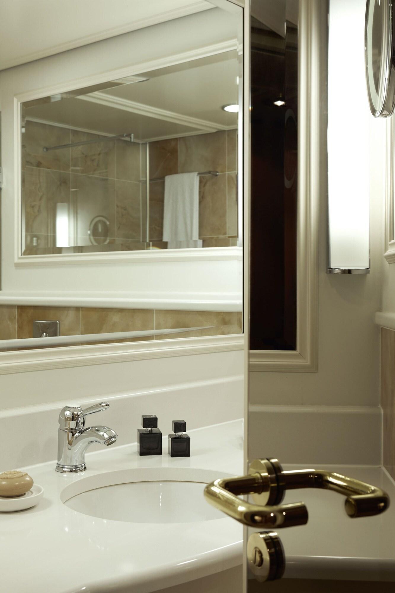 Double Queen Size Bed