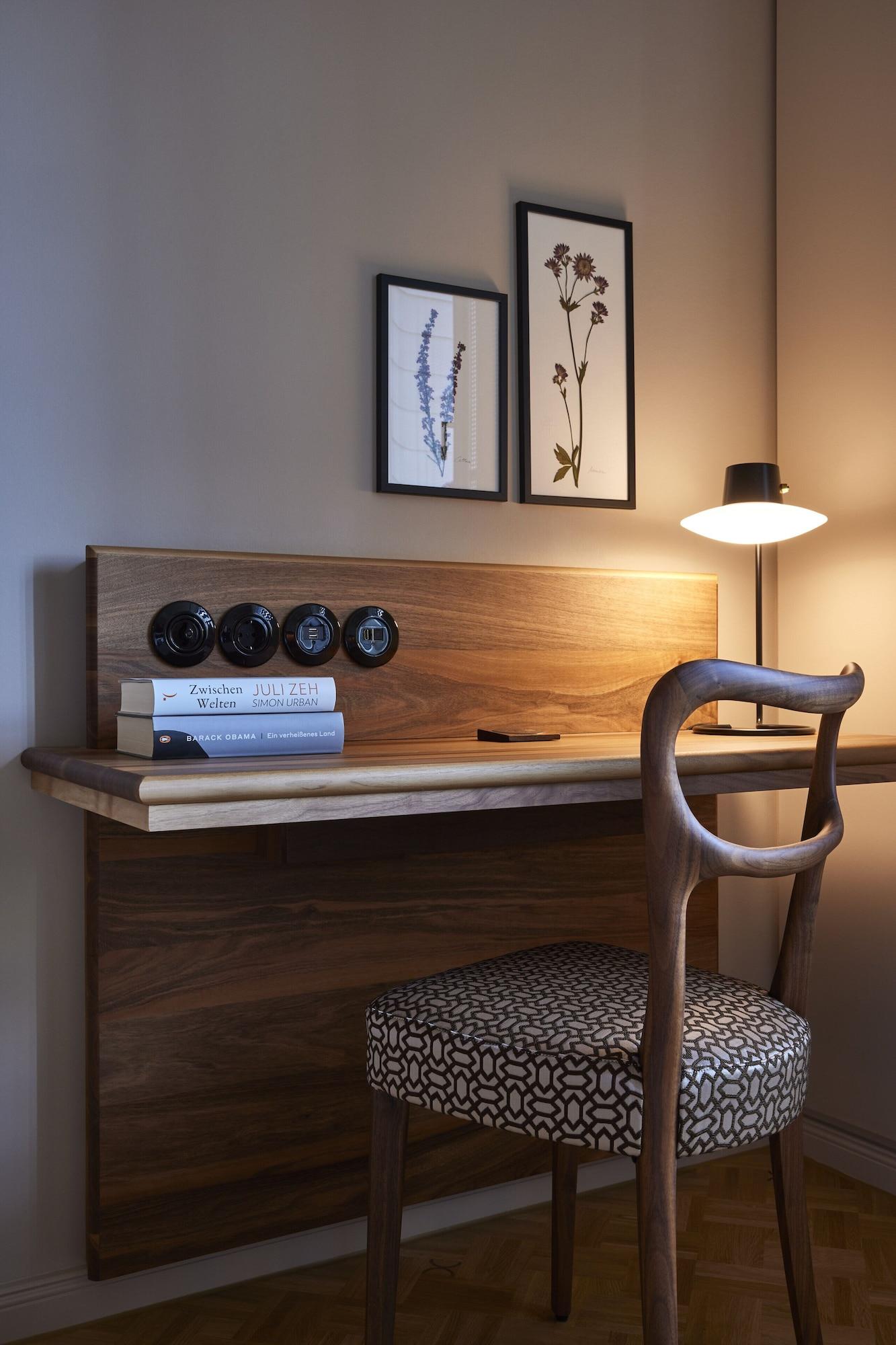 Double Queen Size Bed