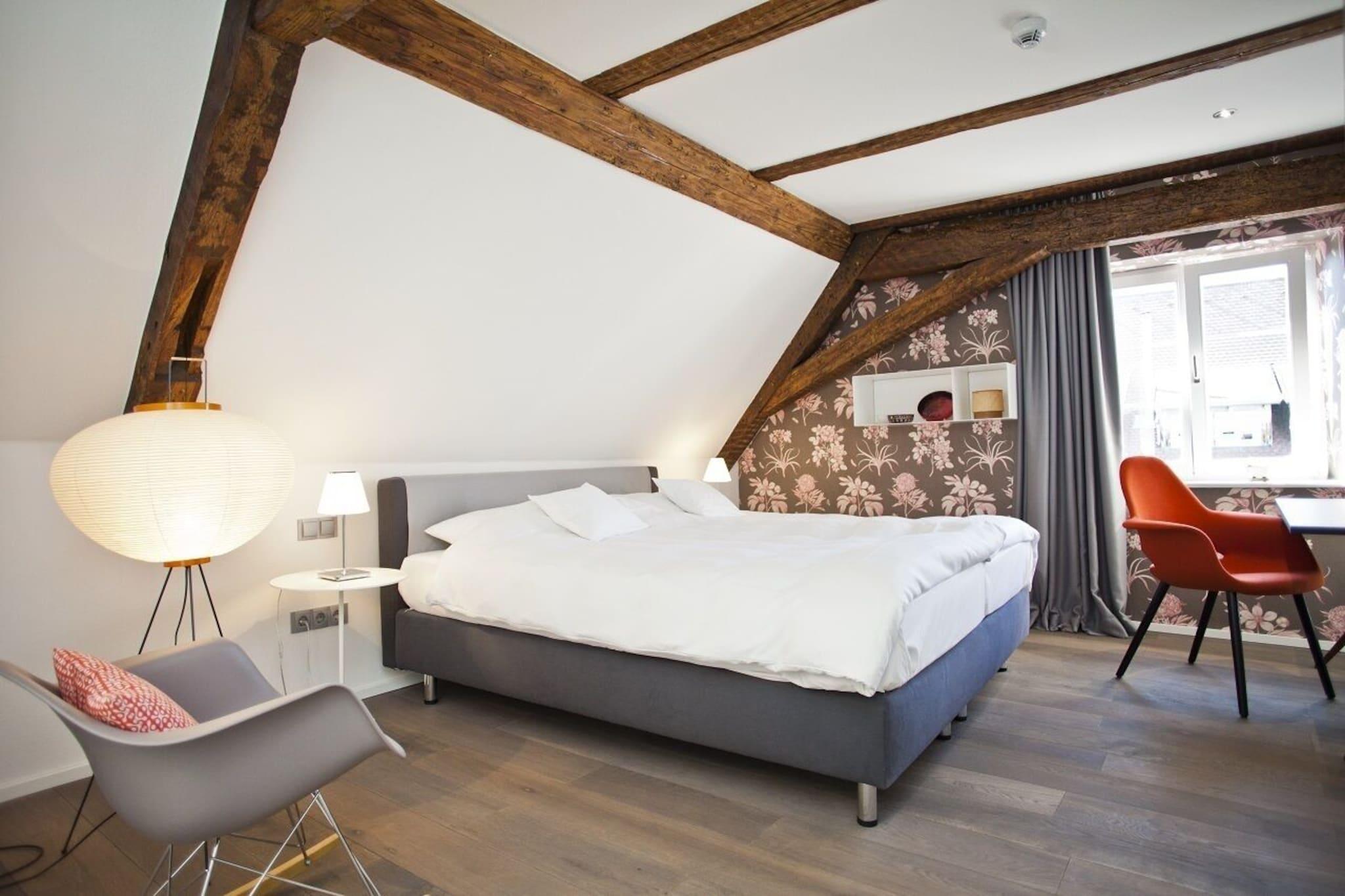 Double Superior Queen Bed