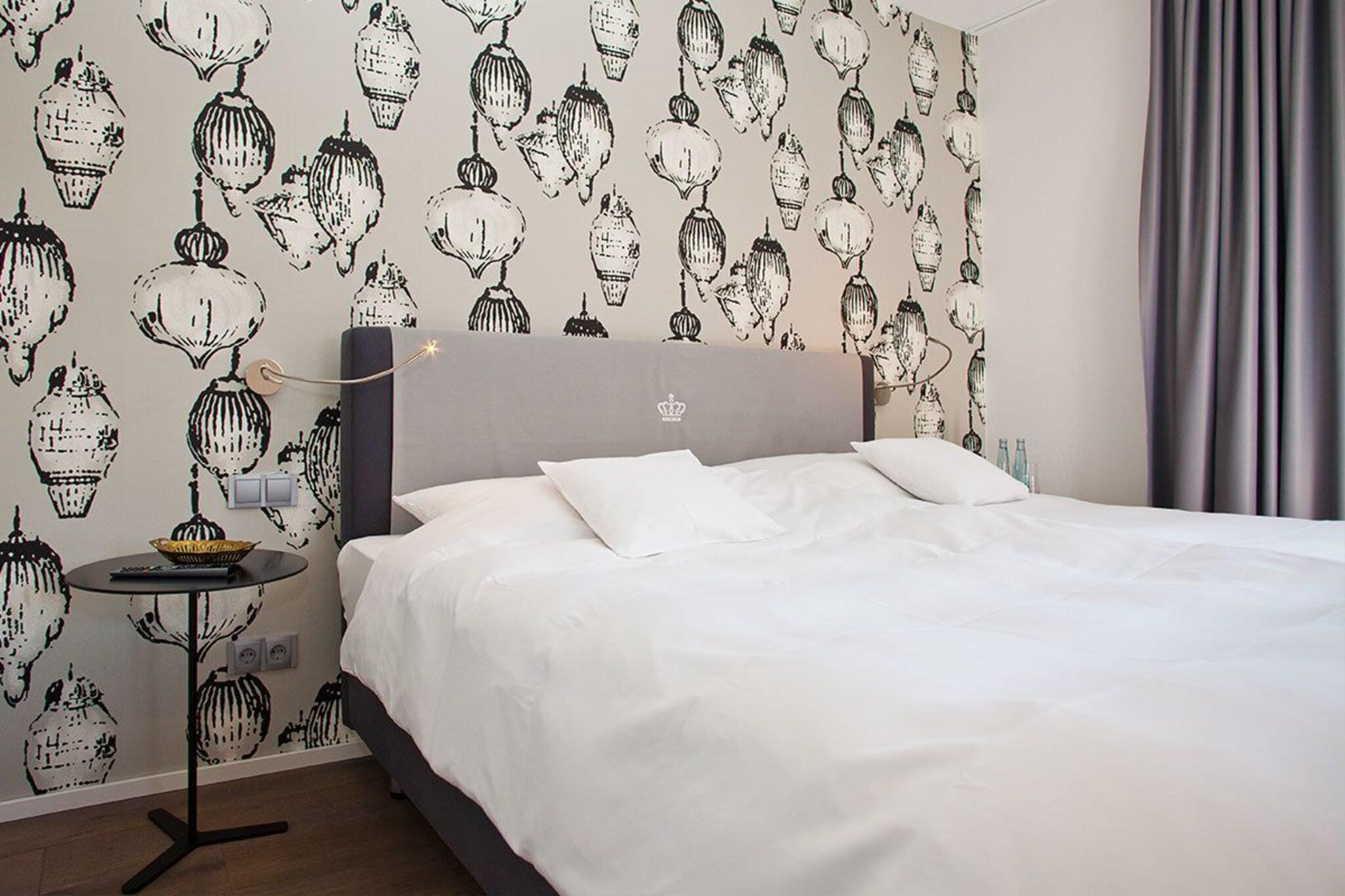 Double Superior Queen Bed