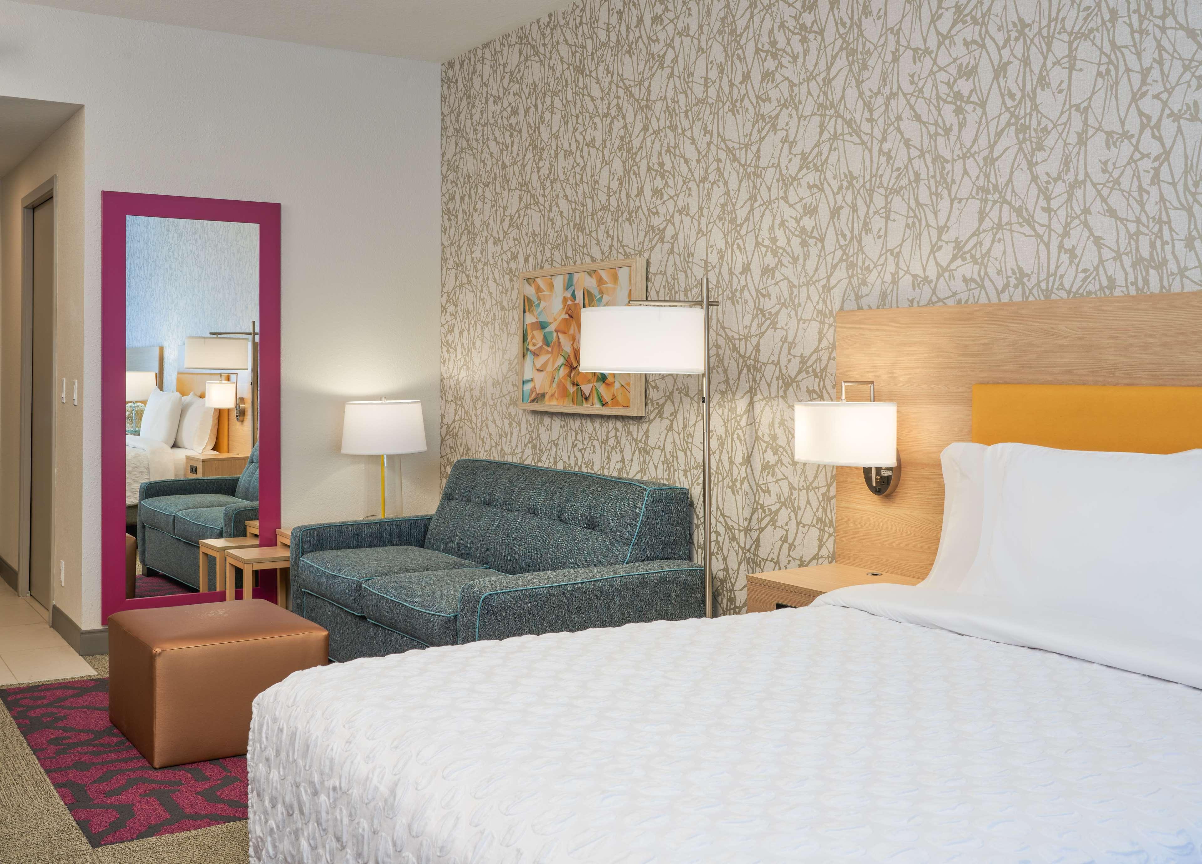 Studio Two Queen Beds Non Smoking