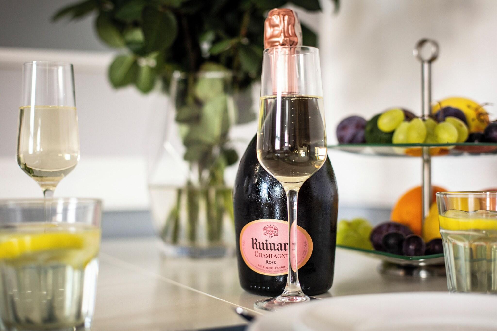 Studio Luxury City View