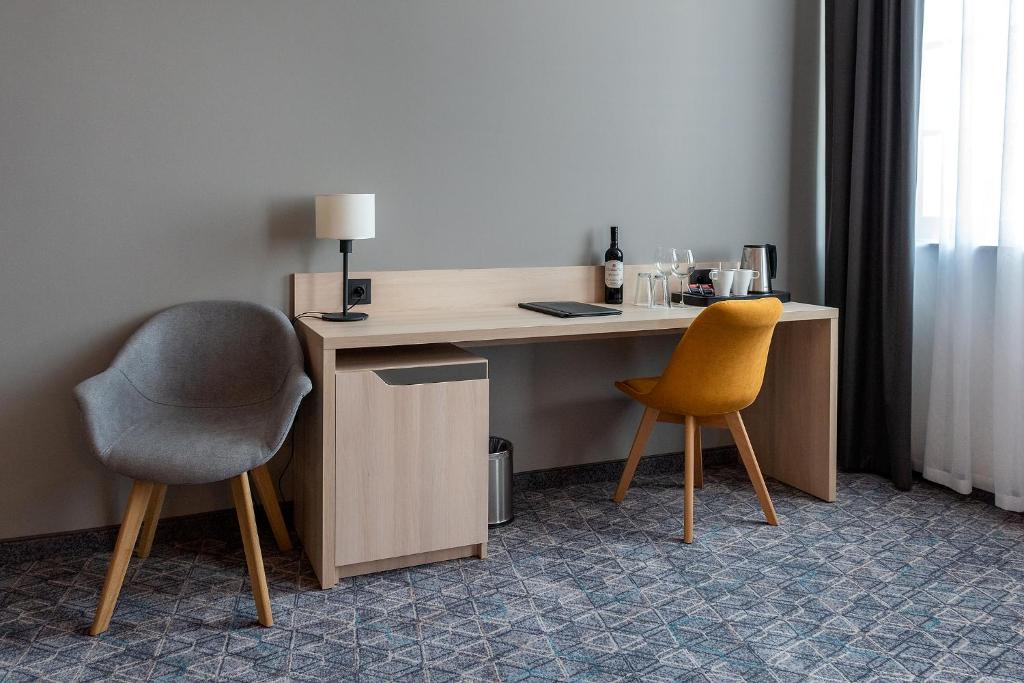 Double Deluxe King Bed