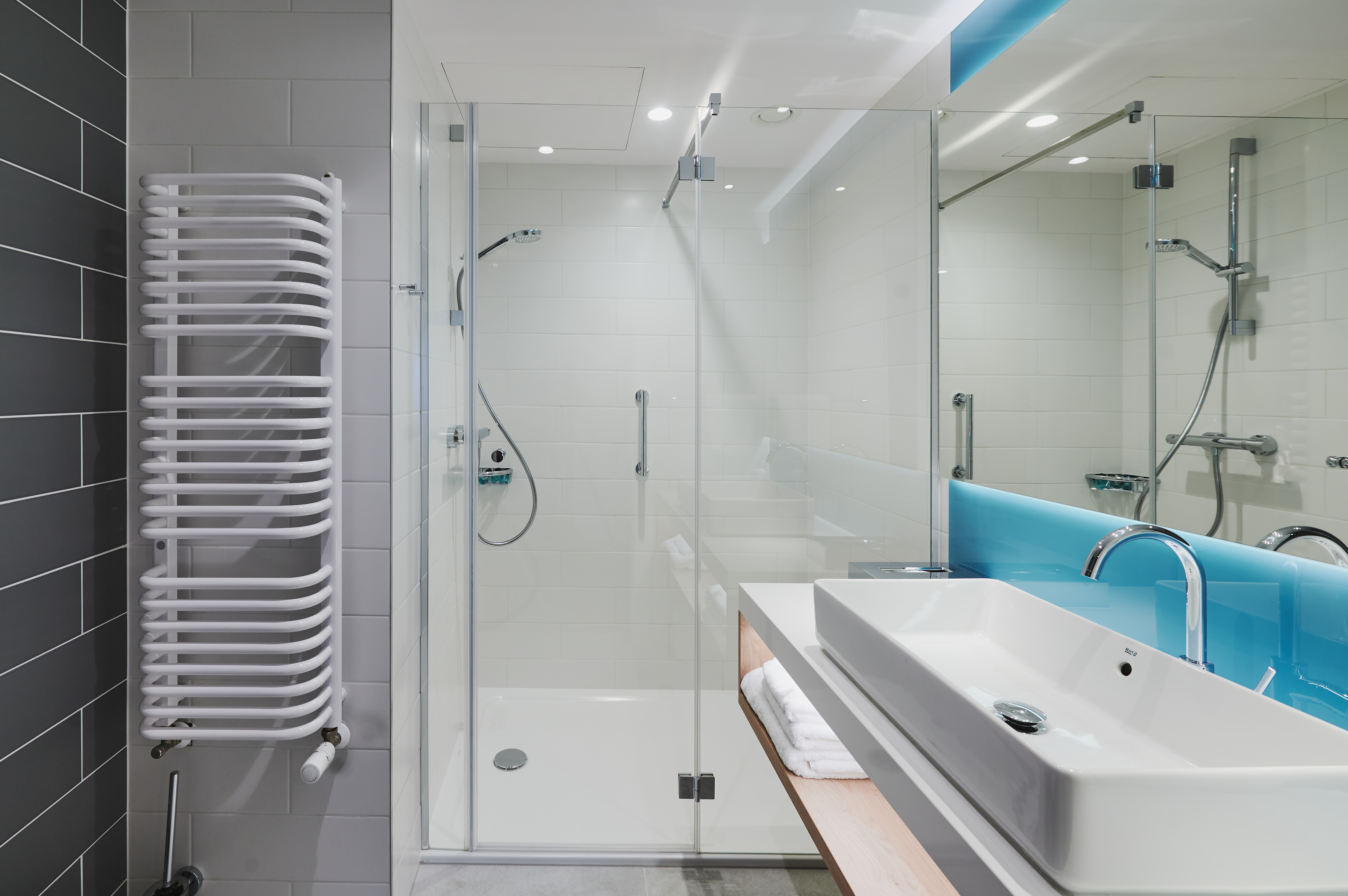 Double Queen Size Bed