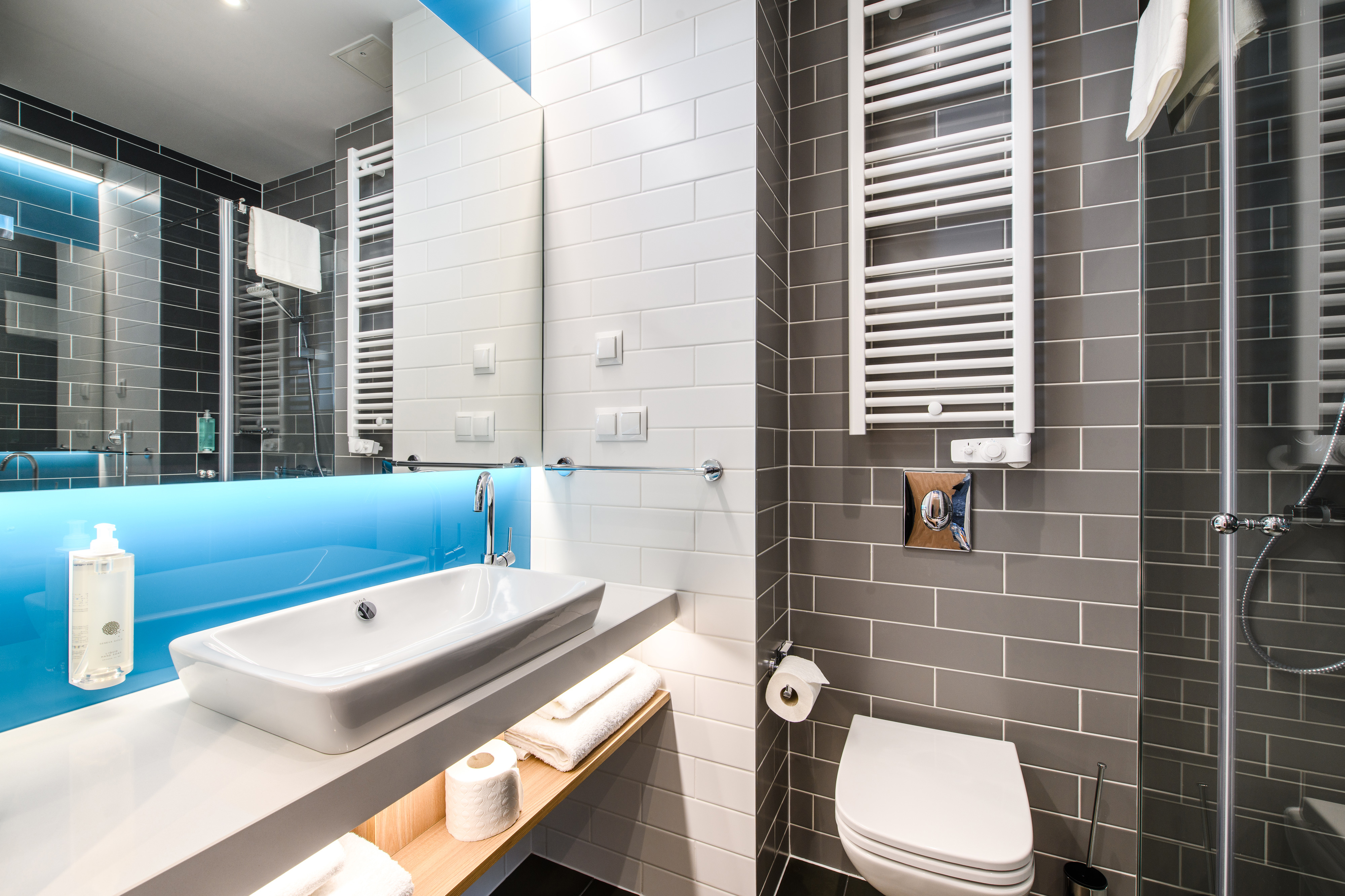 Double Queen Size Bed