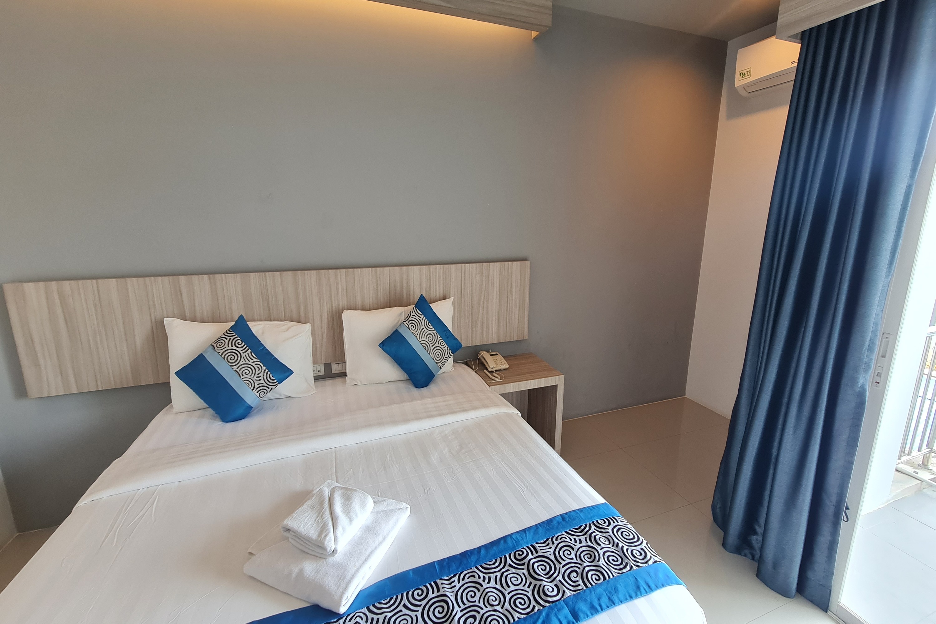 Double Superior King Bed