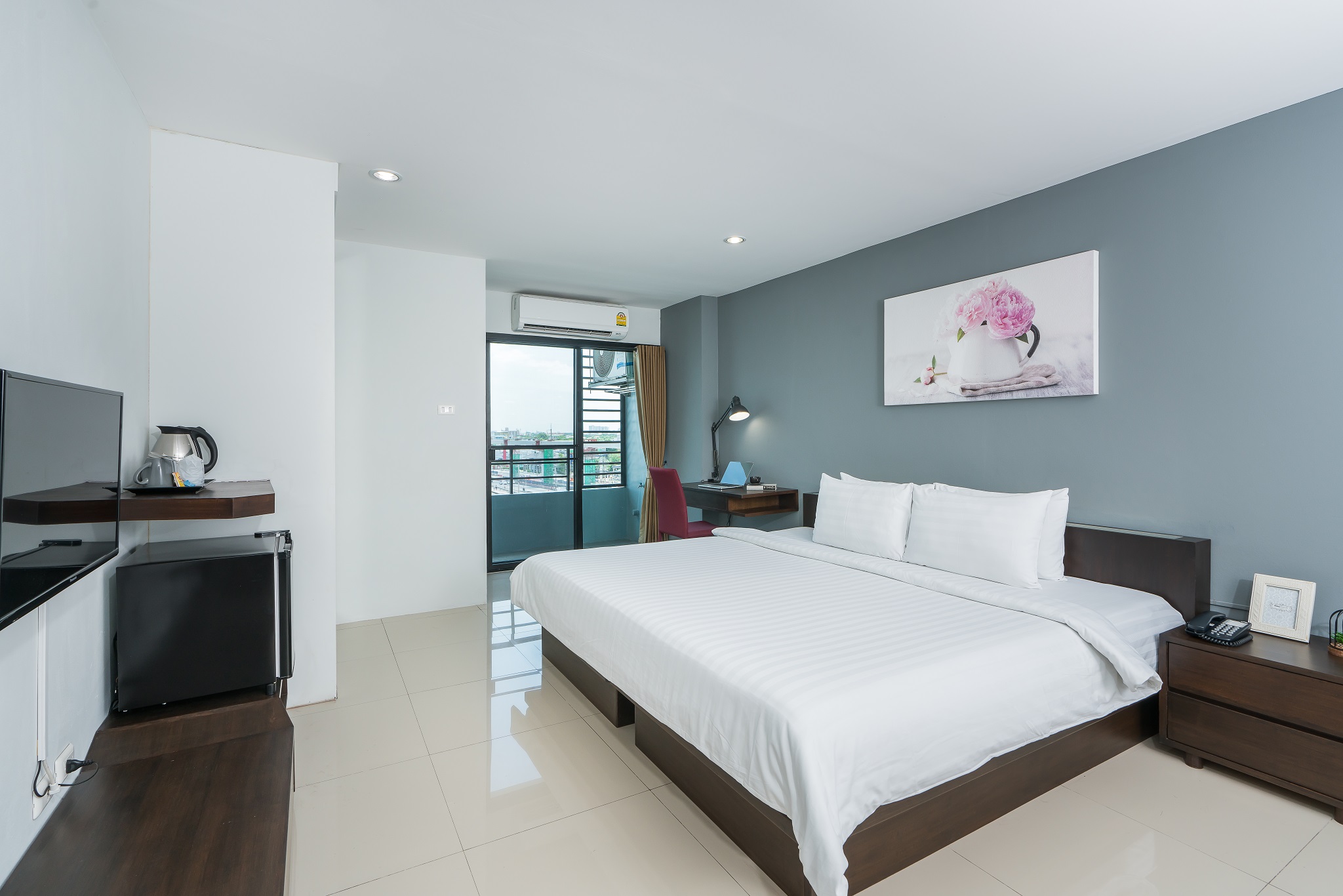 Double or Twin King Size Bed