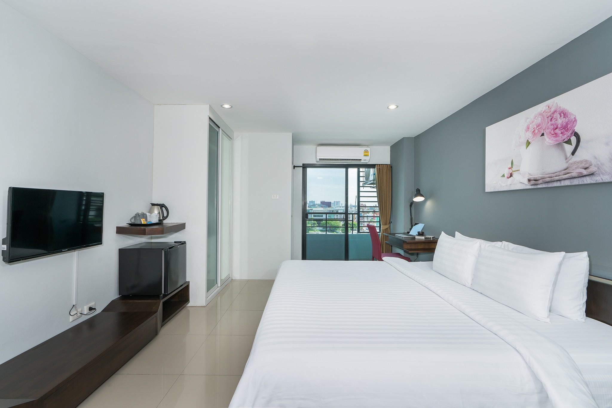 Double or Twin King Size Bed