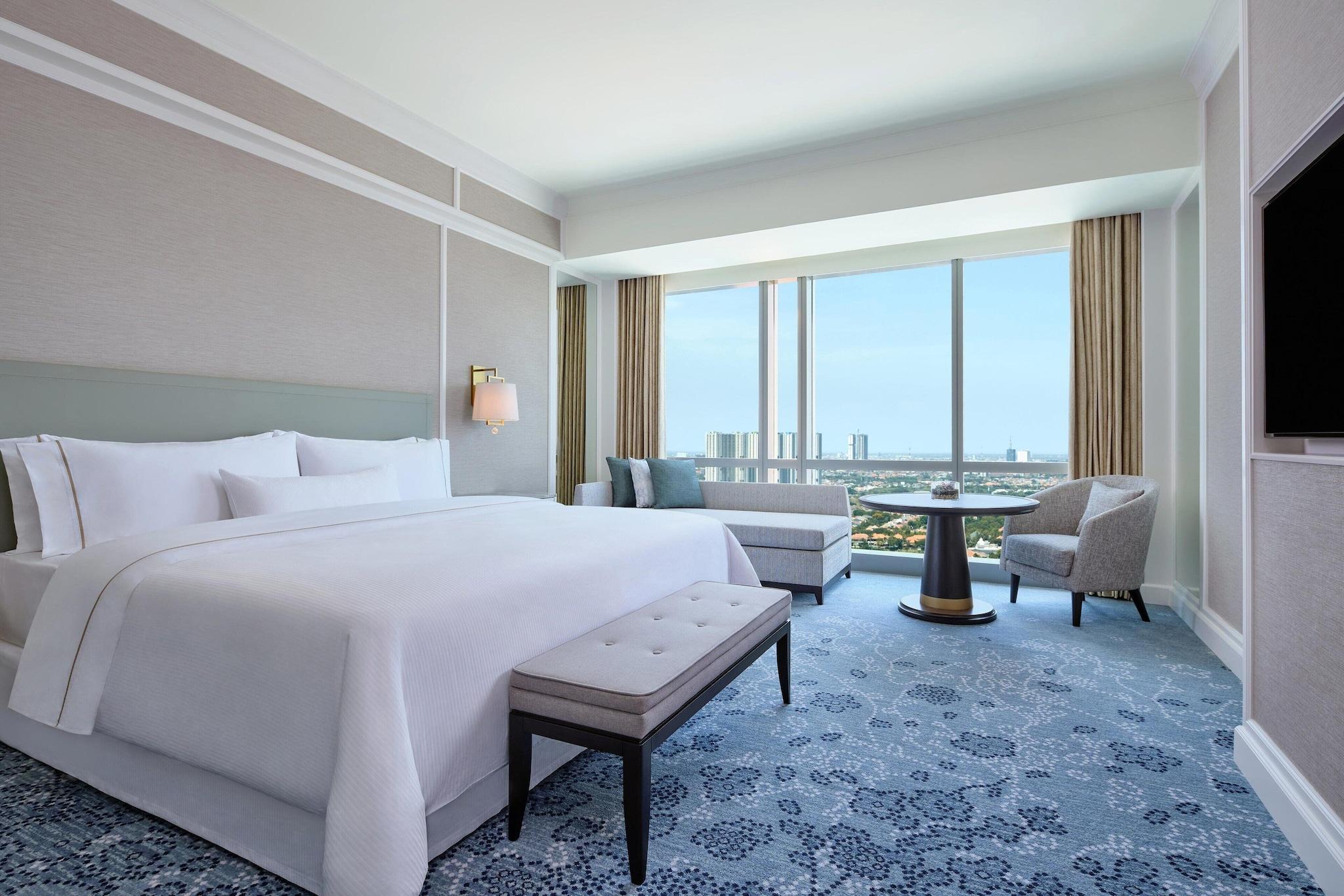 Double Club King Bed