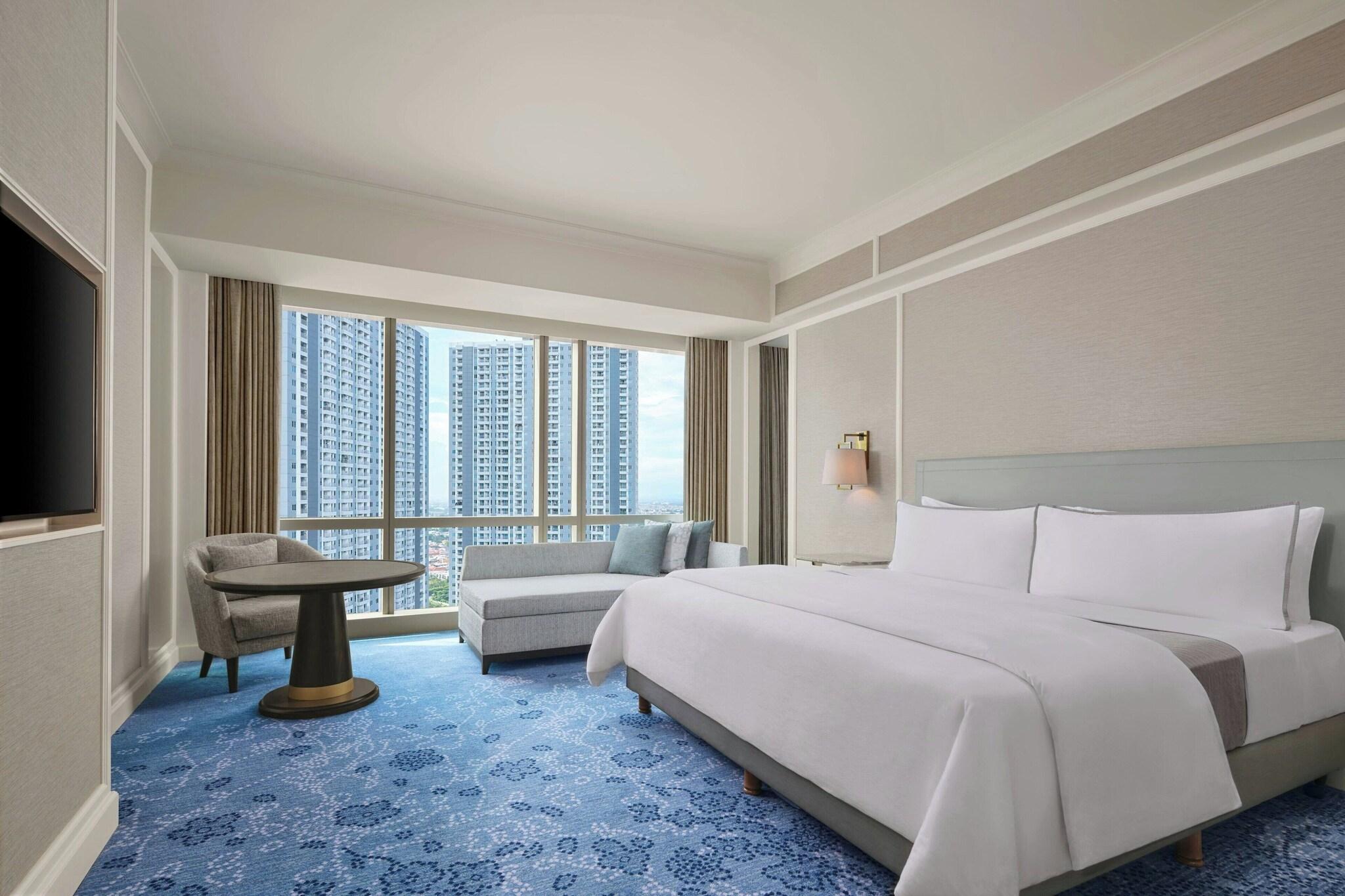 Double Club King Bed