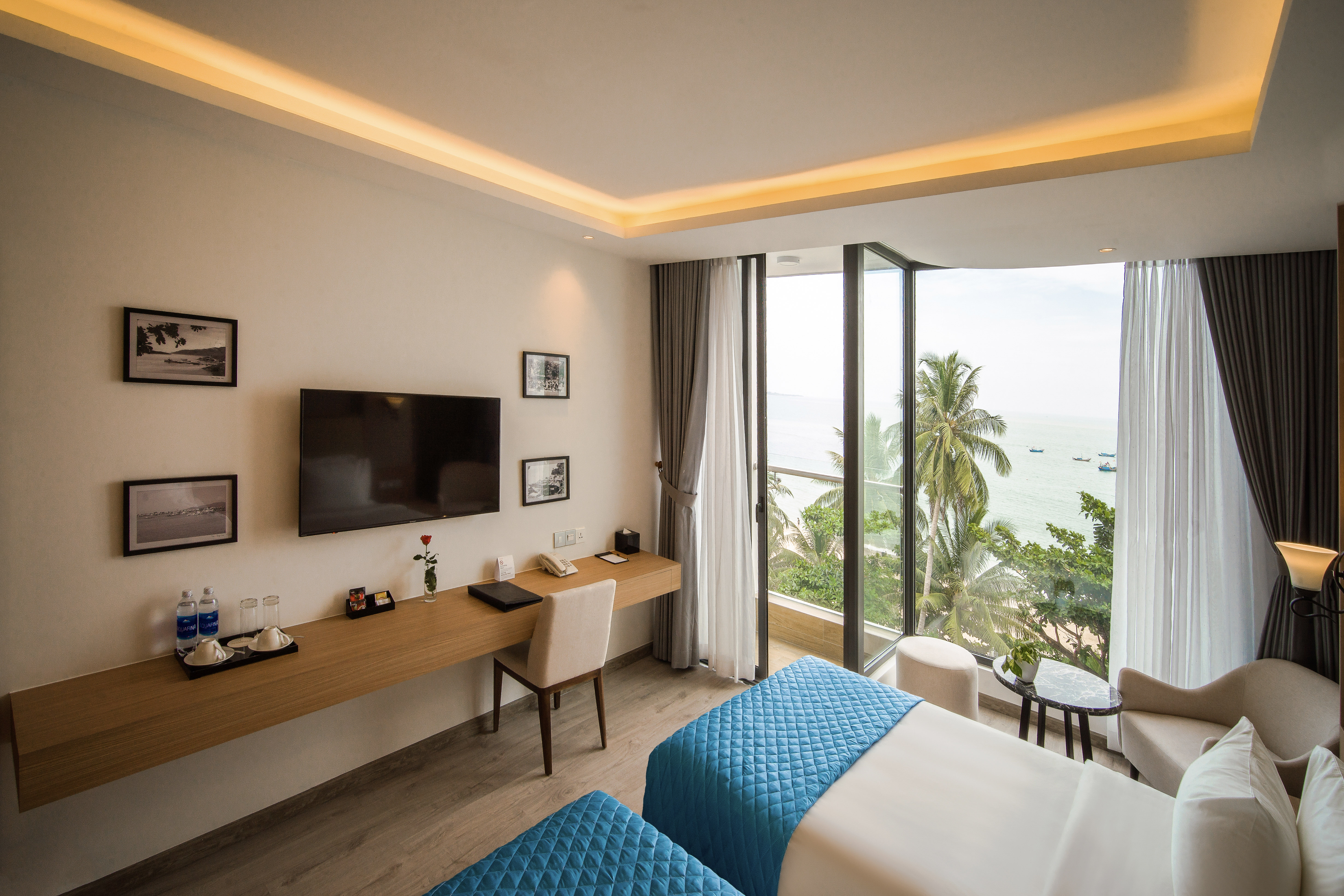 Twin Deluxe Sea View with Balcony