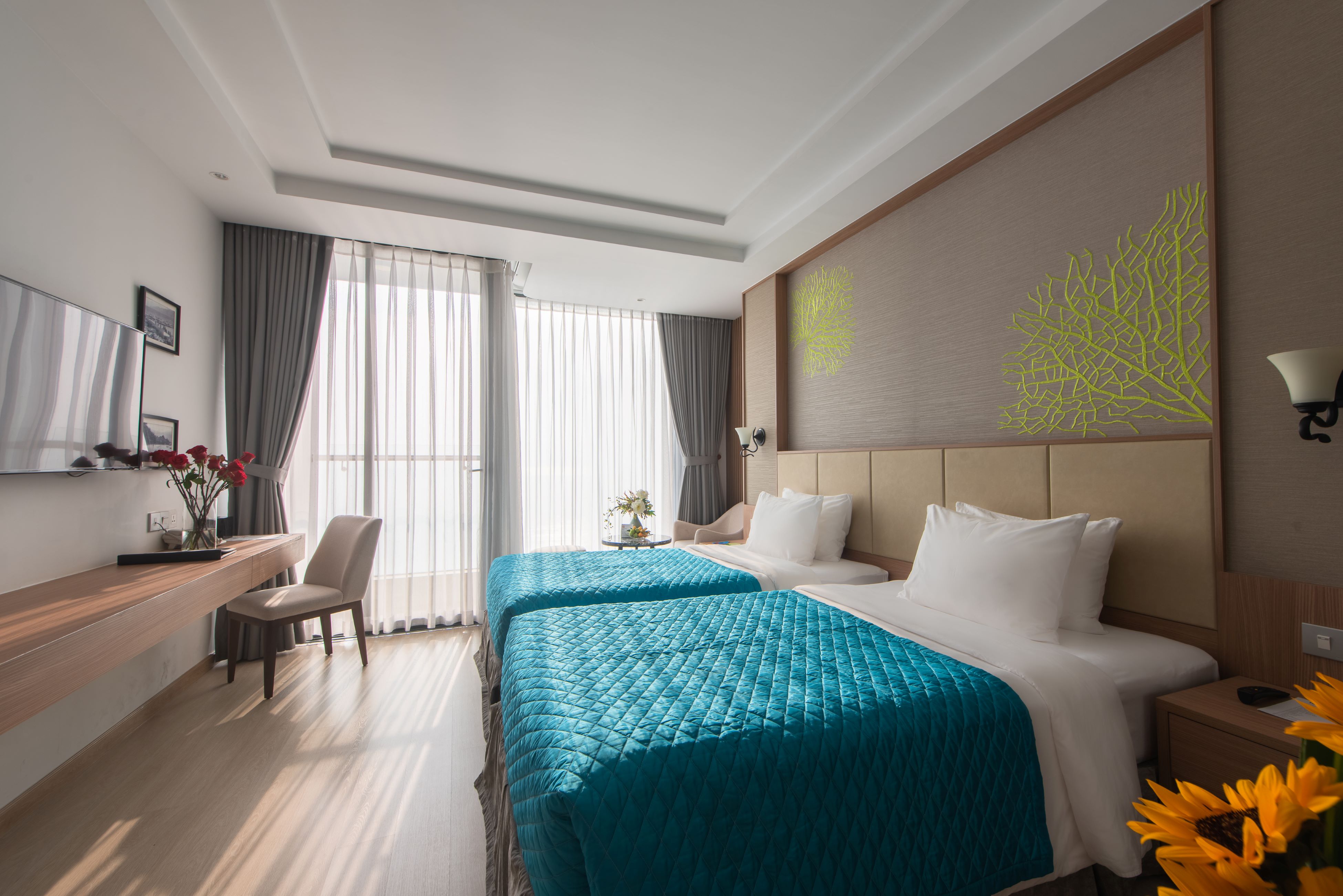 Twin Deluxe Sea View with Balcony