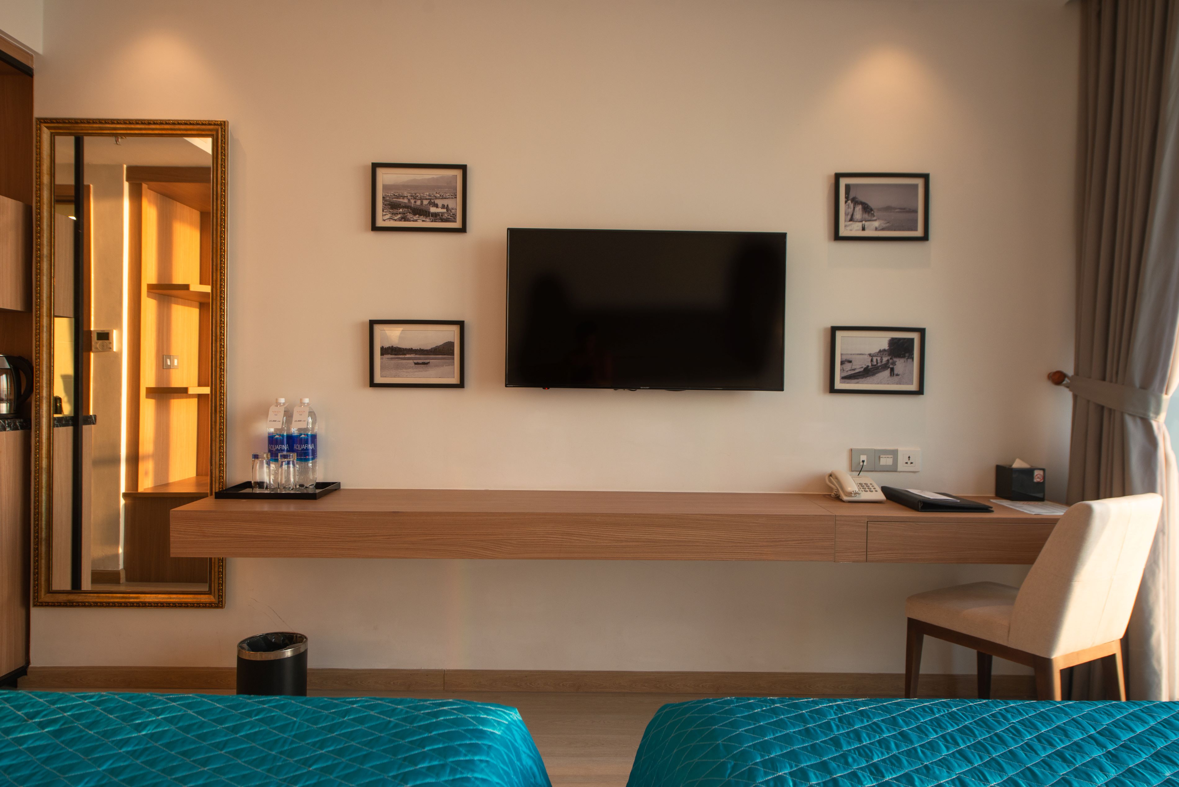 Twin Deluxe Sea View with Balcony