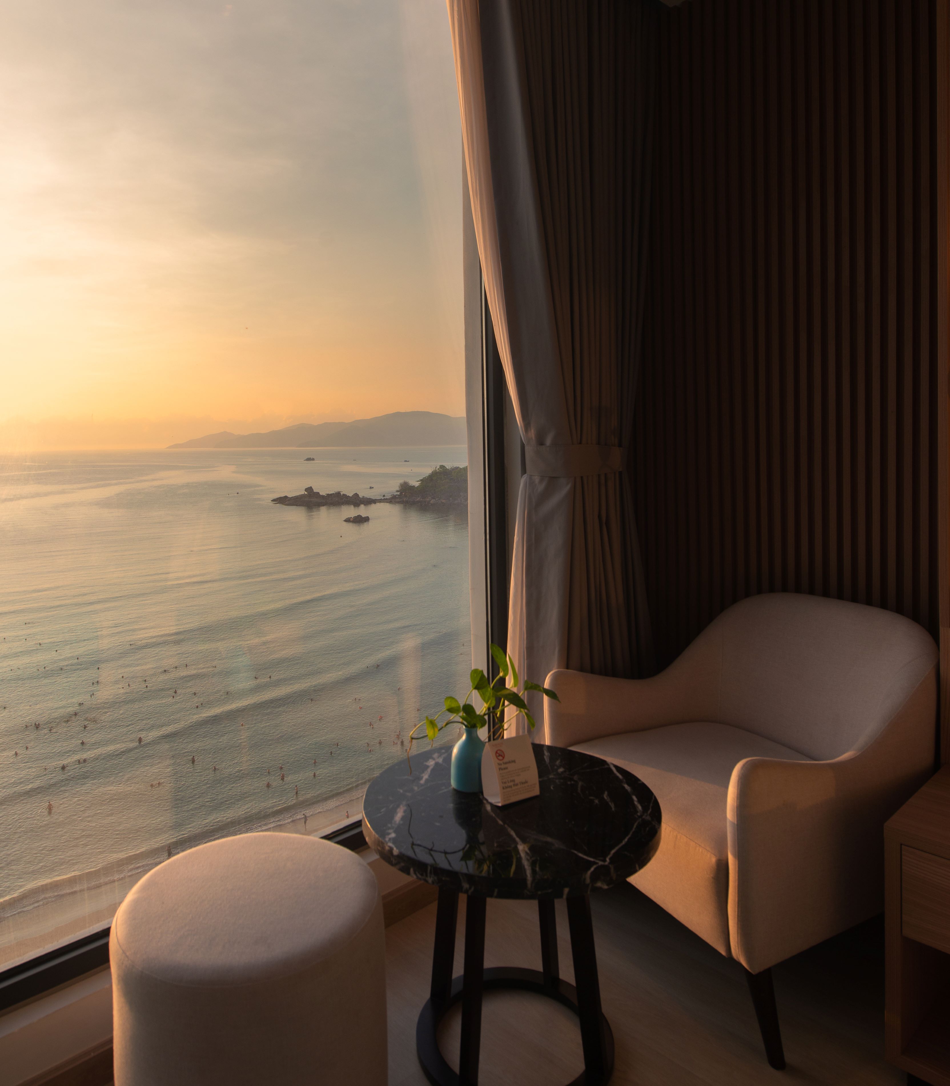 Twin Deluxe Sea View with Balcony