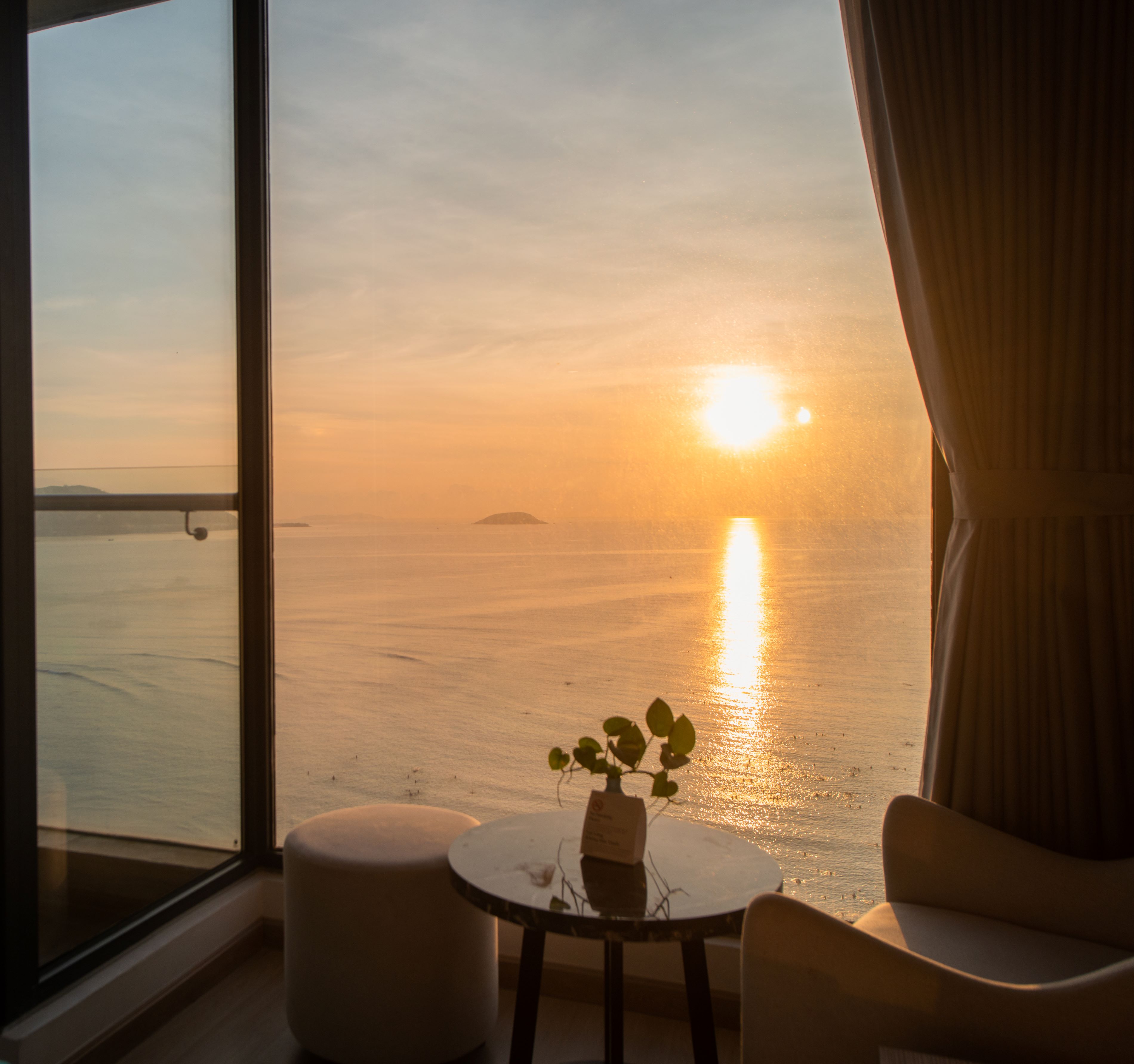 Twin Deluxe Sea View with Balcony