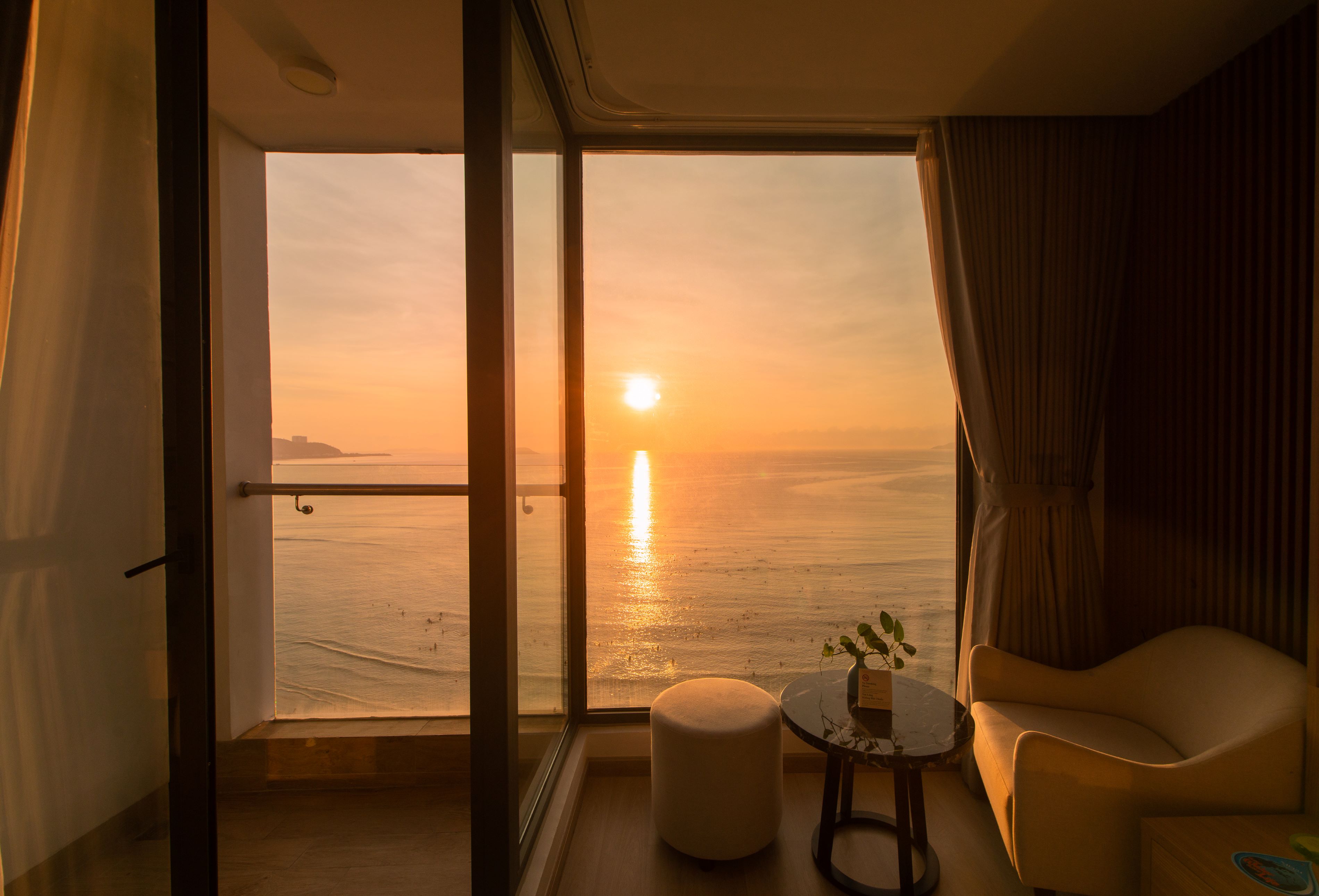 Twin Deluxe Sea View with Balcony