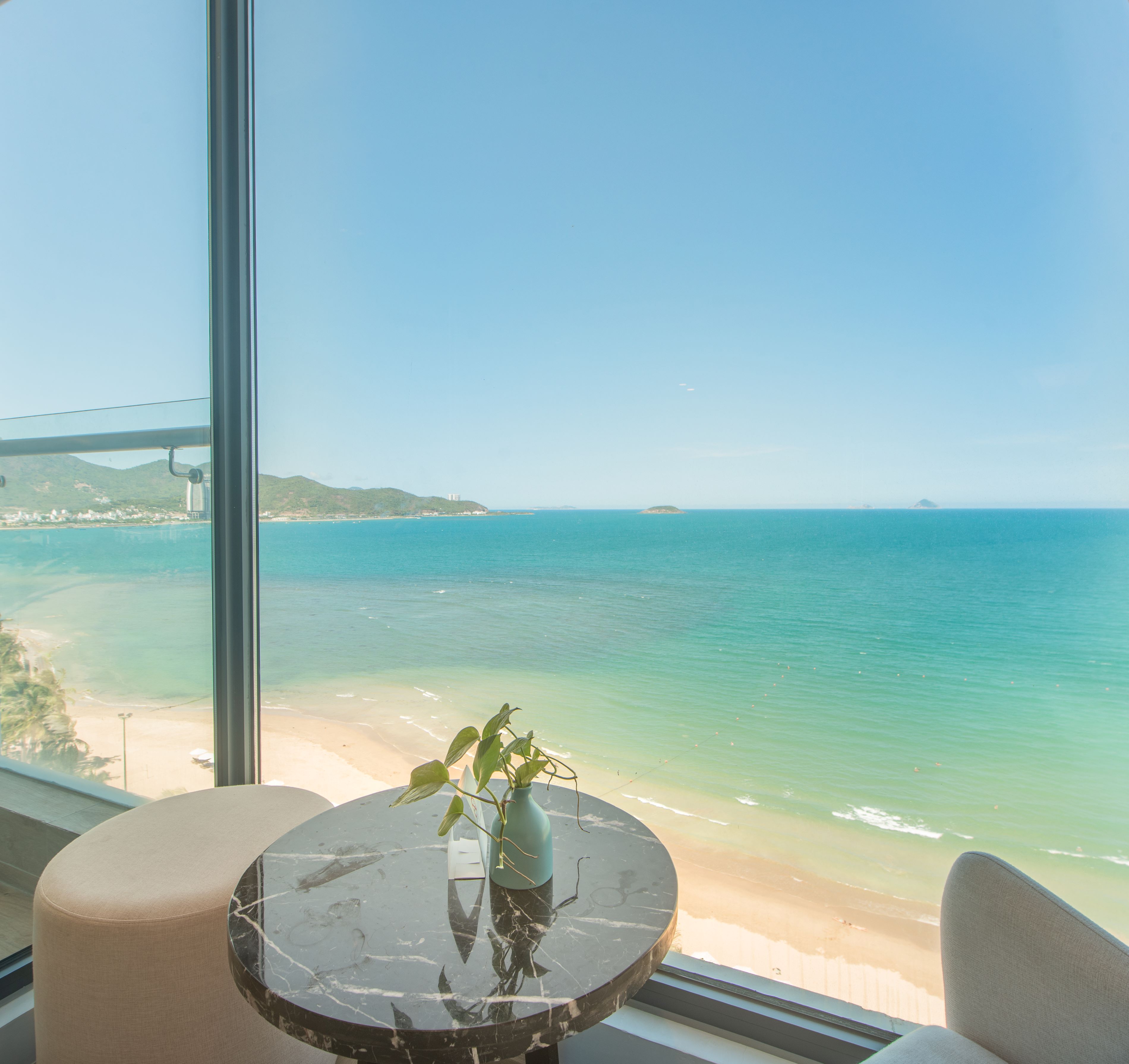 Twin Deluxe Sea View with Balcony