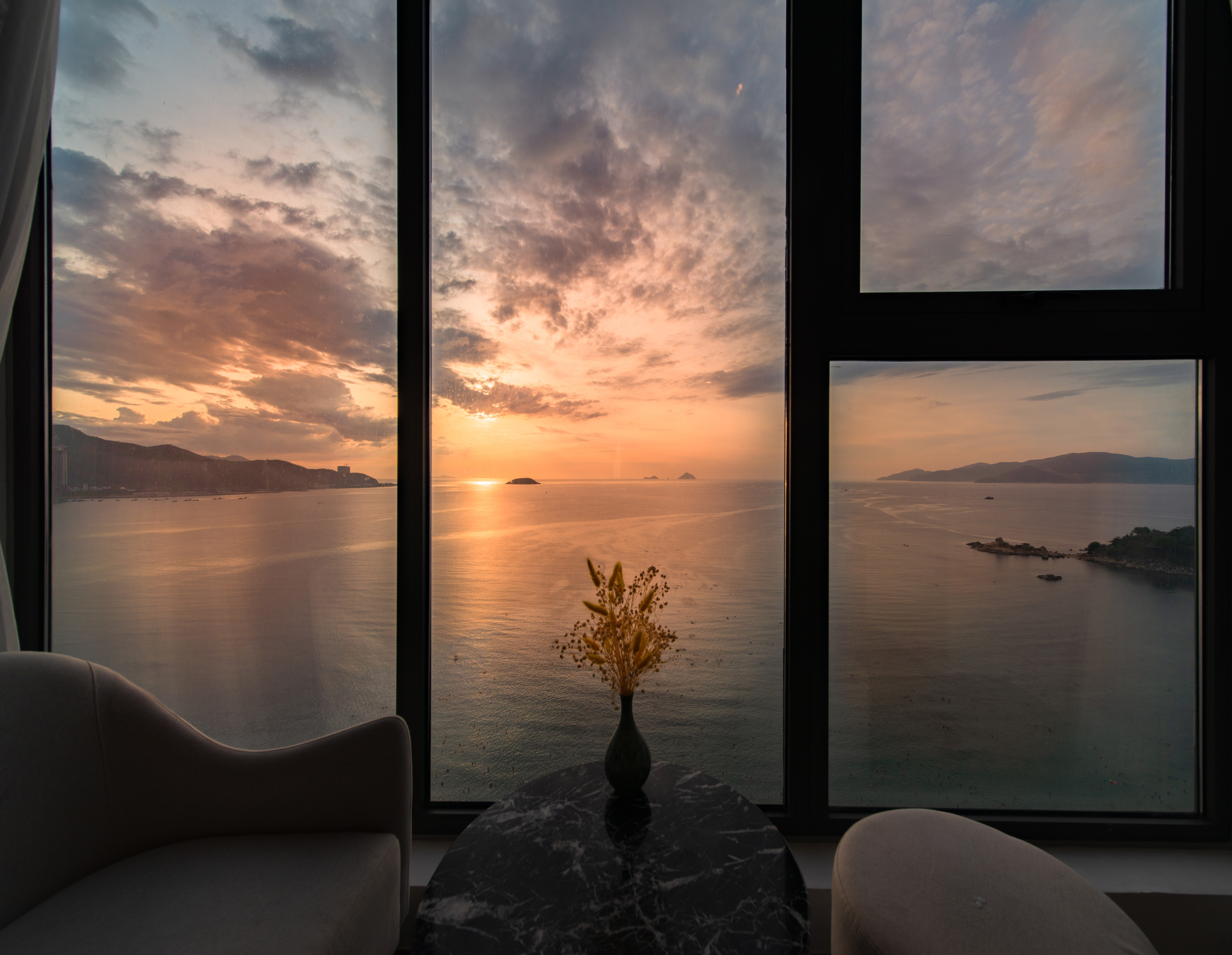 Twin Deluxe Ocean Front