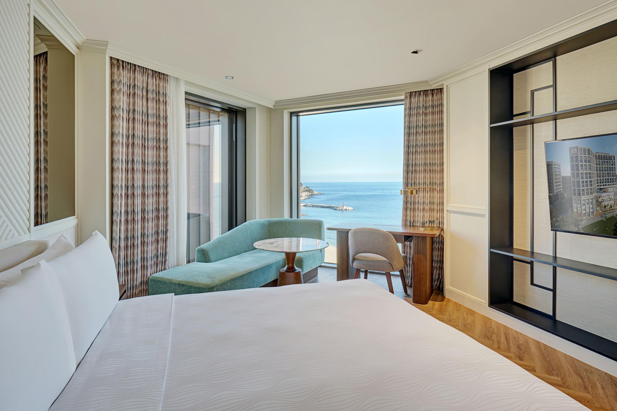 Double Deluxe Partial Ocean View