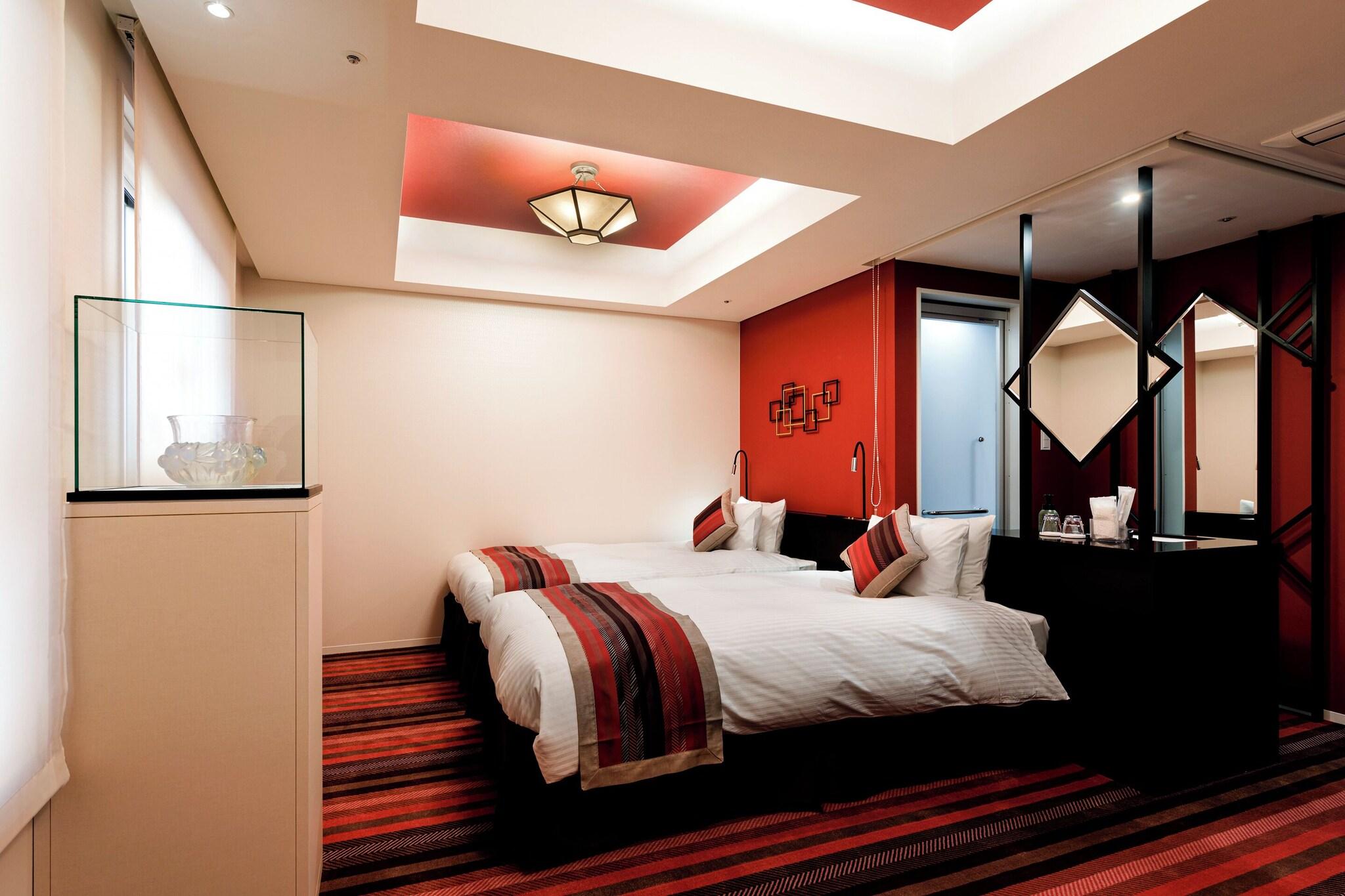 Twin Deluxe Two Beds