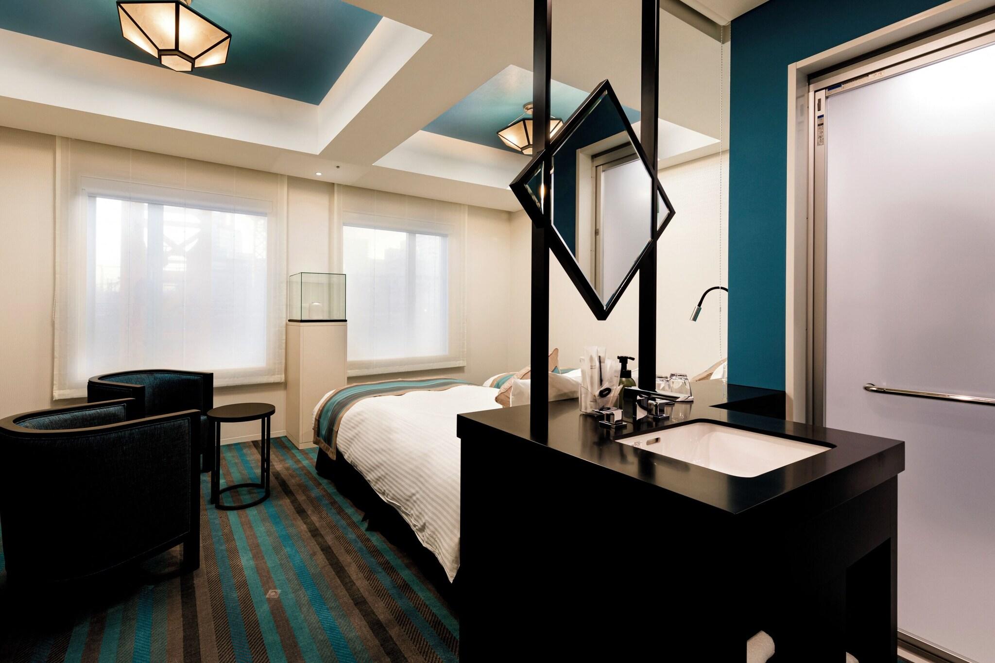 Twin Deluxe Two Beds