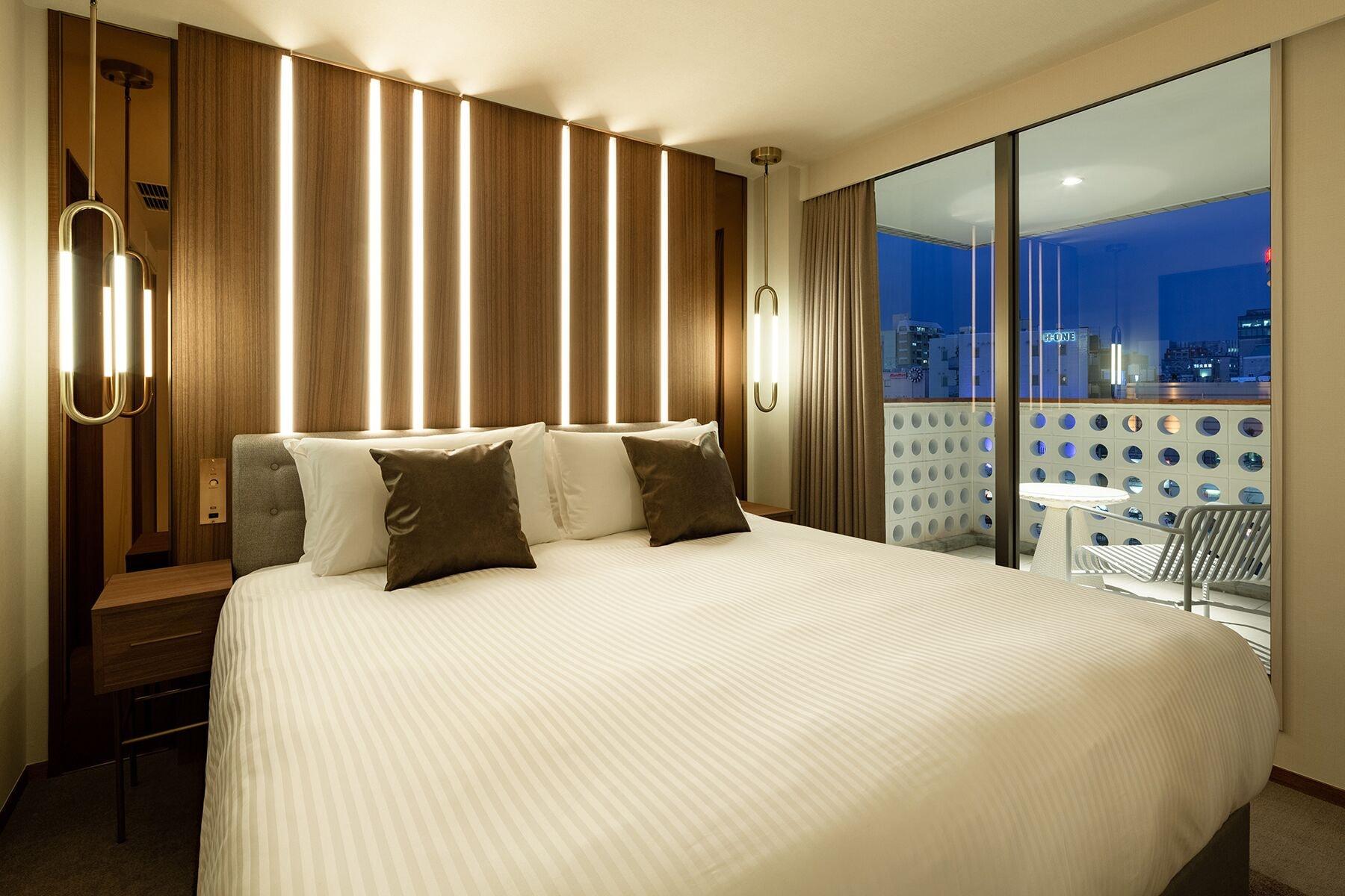 Double Deluxe King Bed