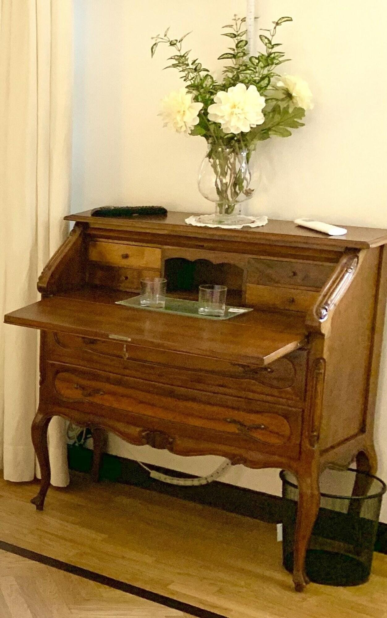 Double Queen Size Bed