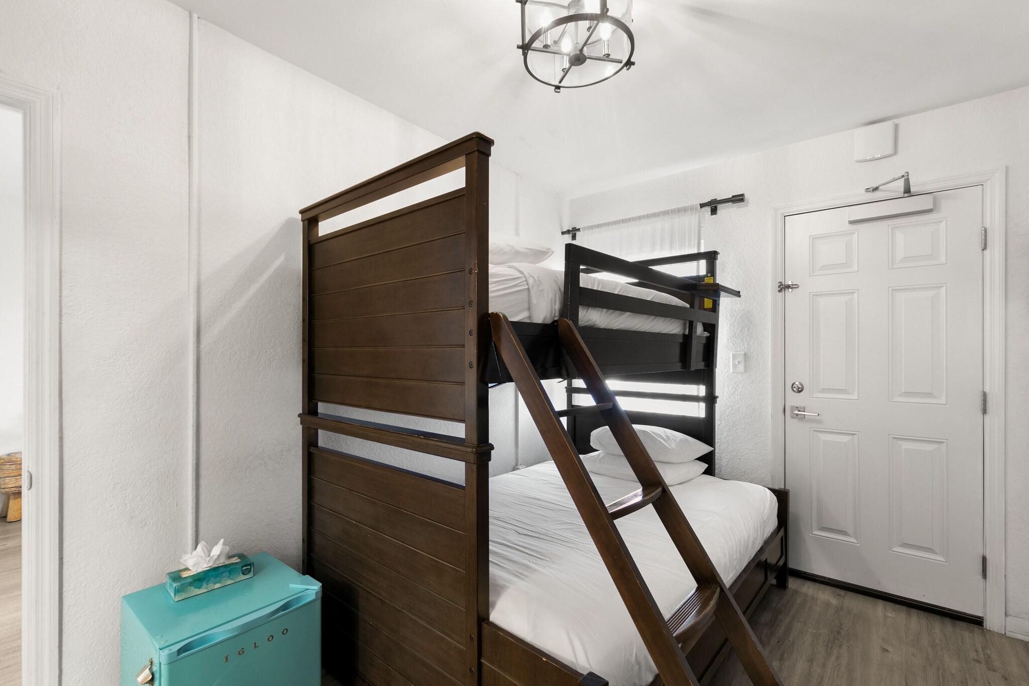 Suite Queen Size Bed