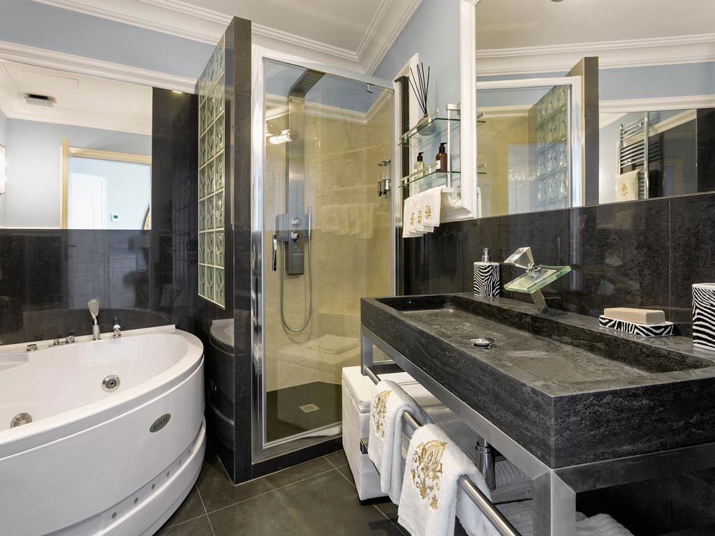 Double Deluxe with Views