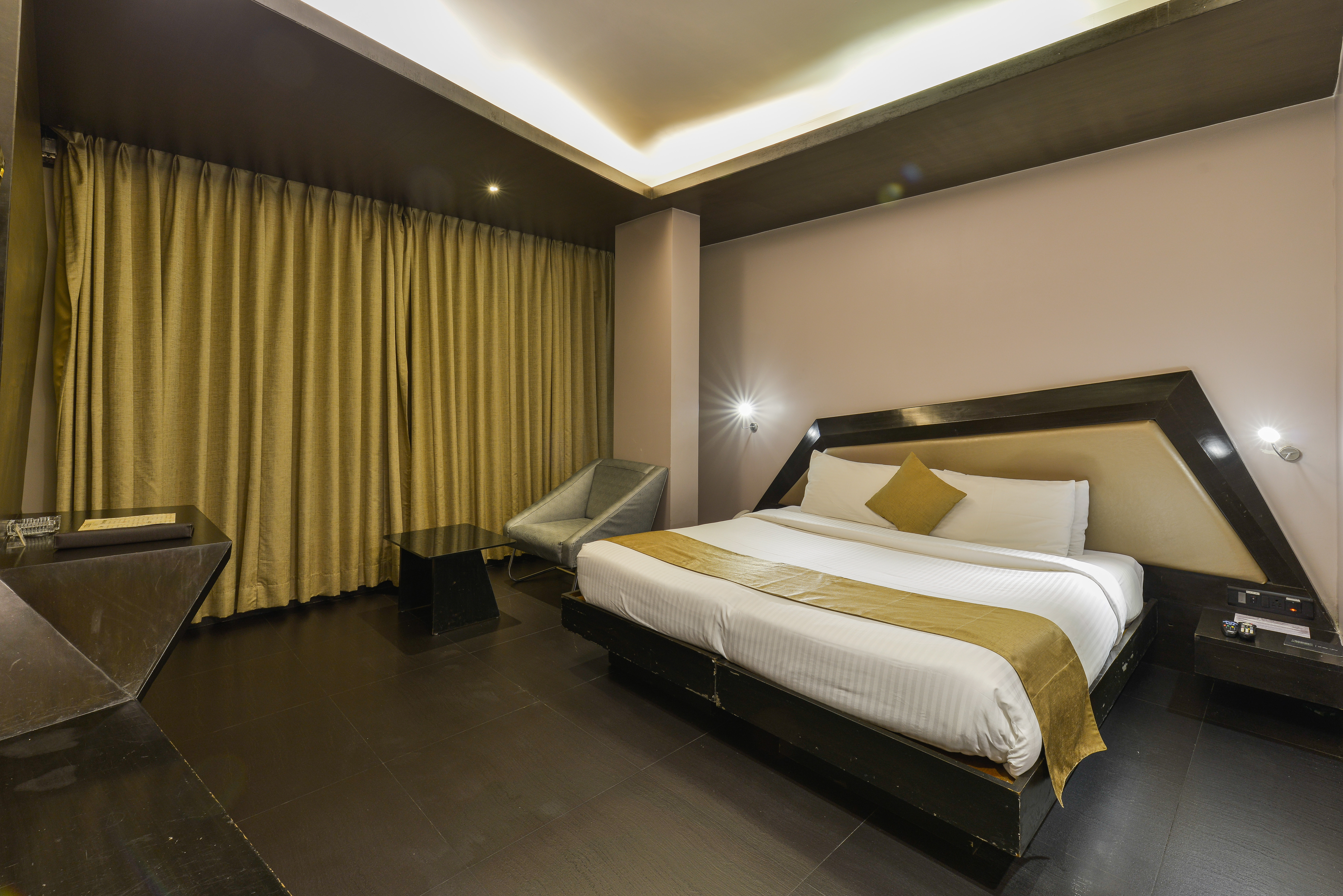 Double Superior King Bed