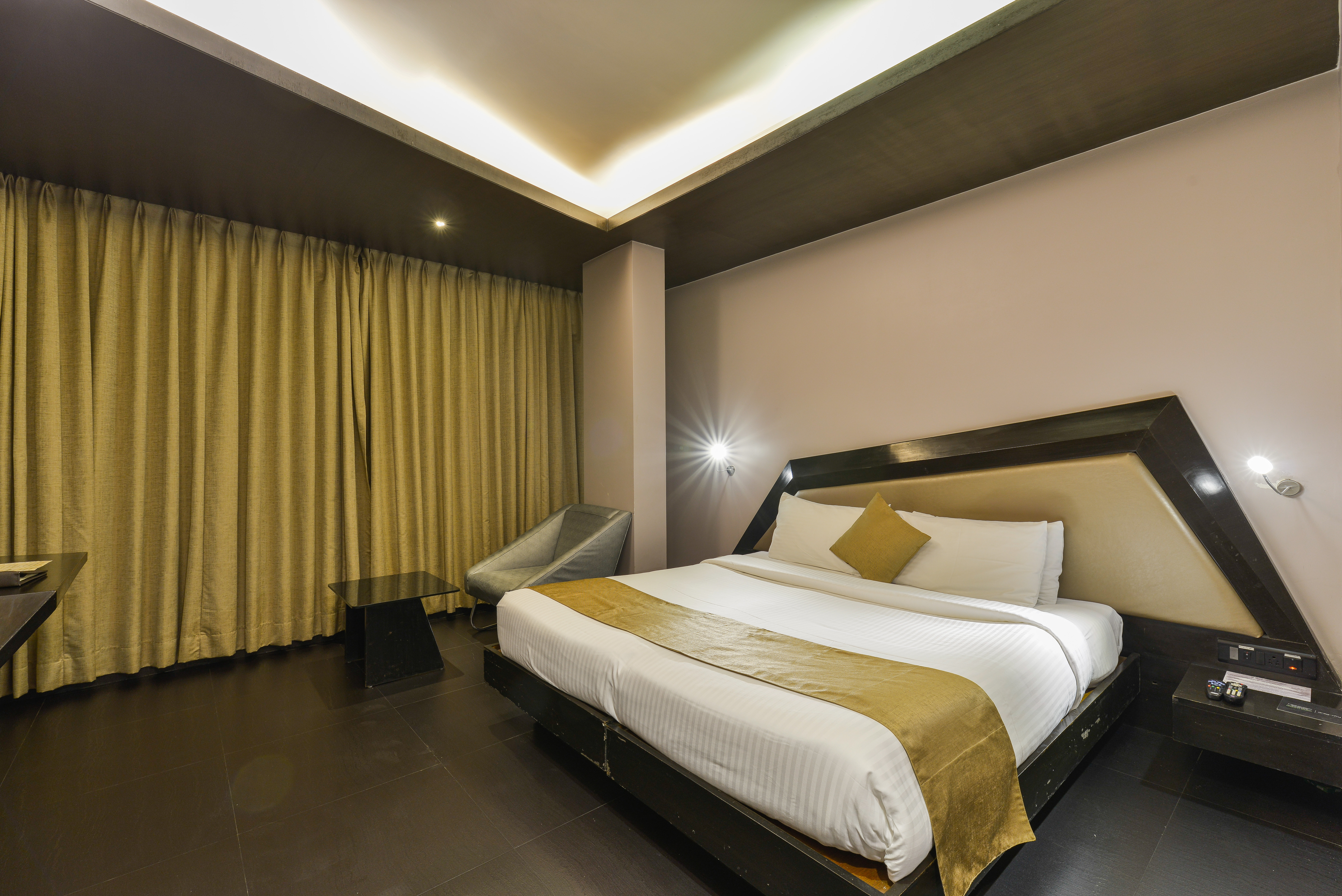 Double Superior King Bed