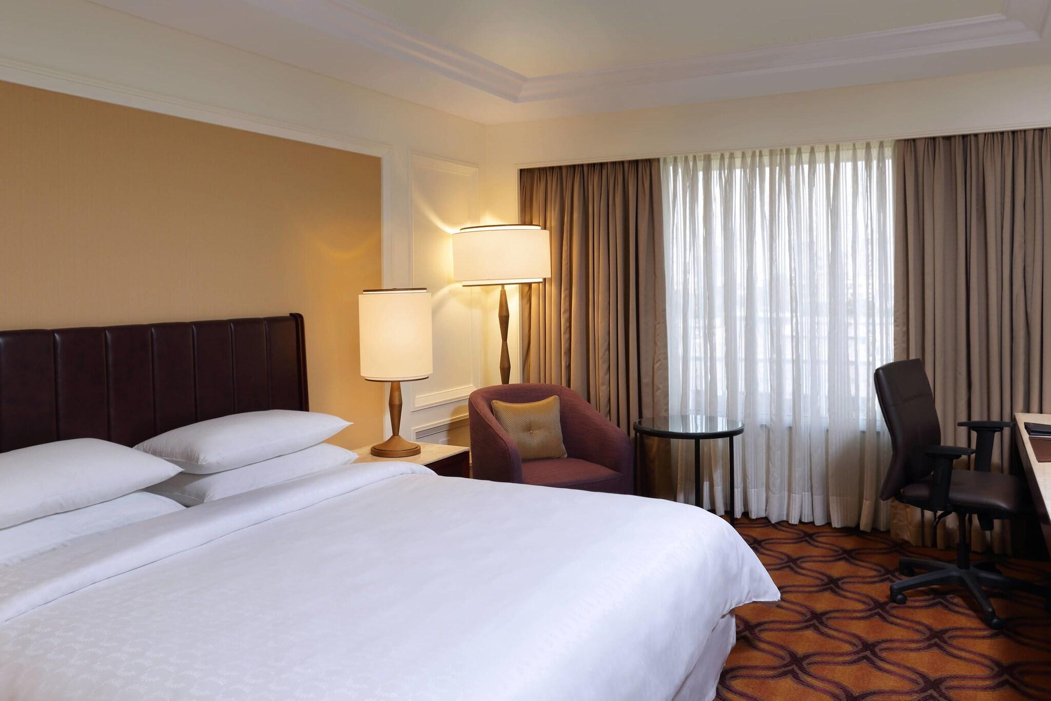 Double Club King Bed