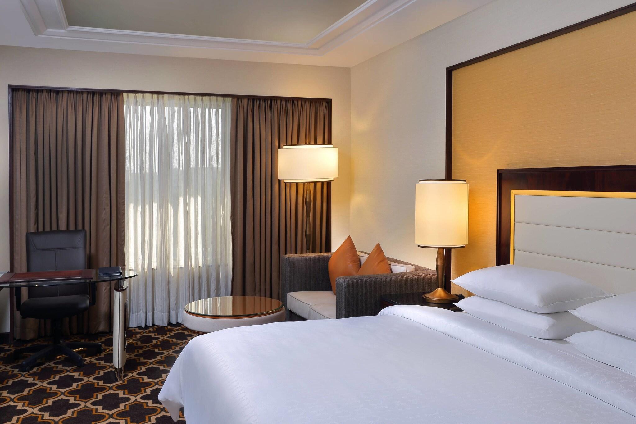 Double Club King Bed