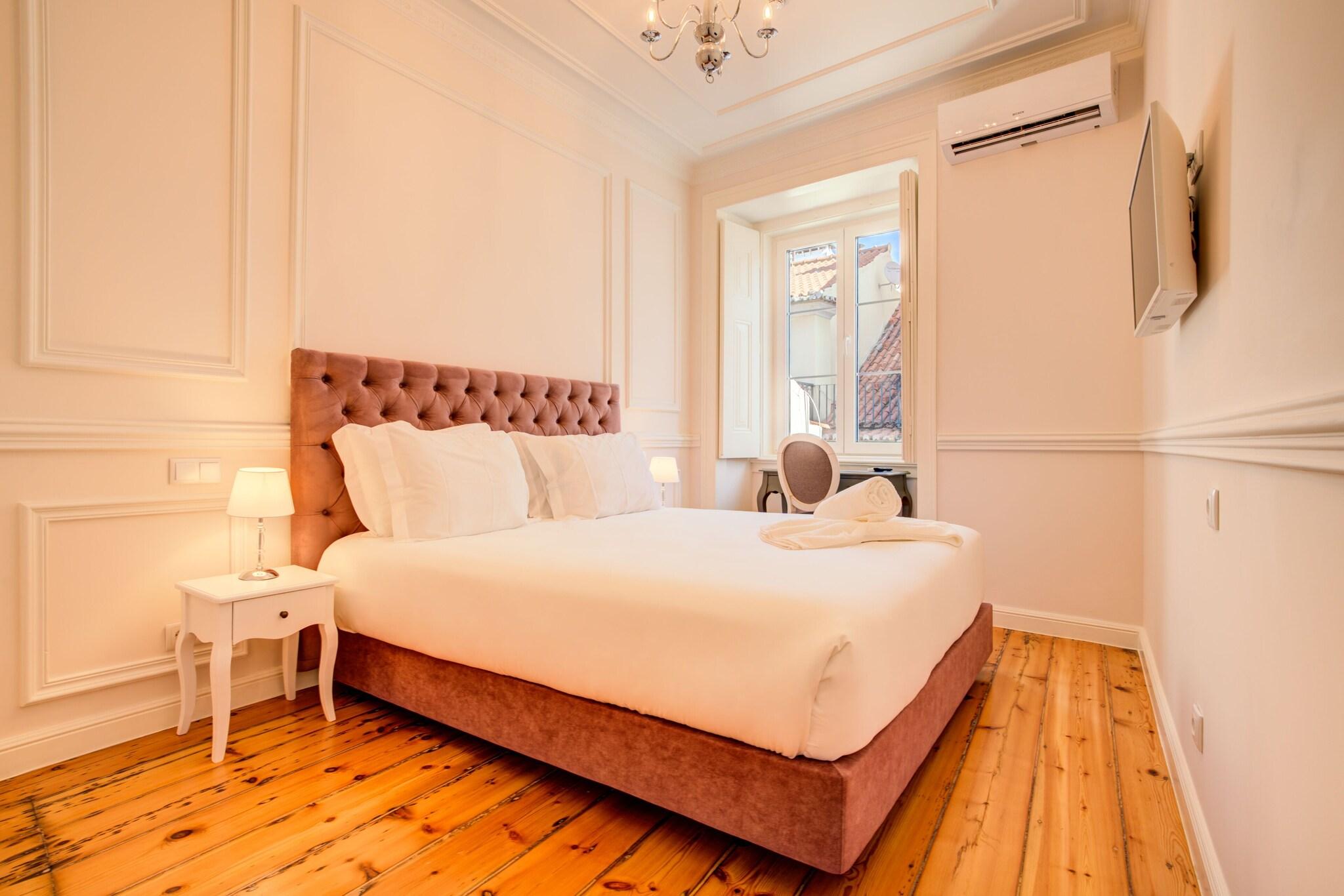 Double Queen Size Bed